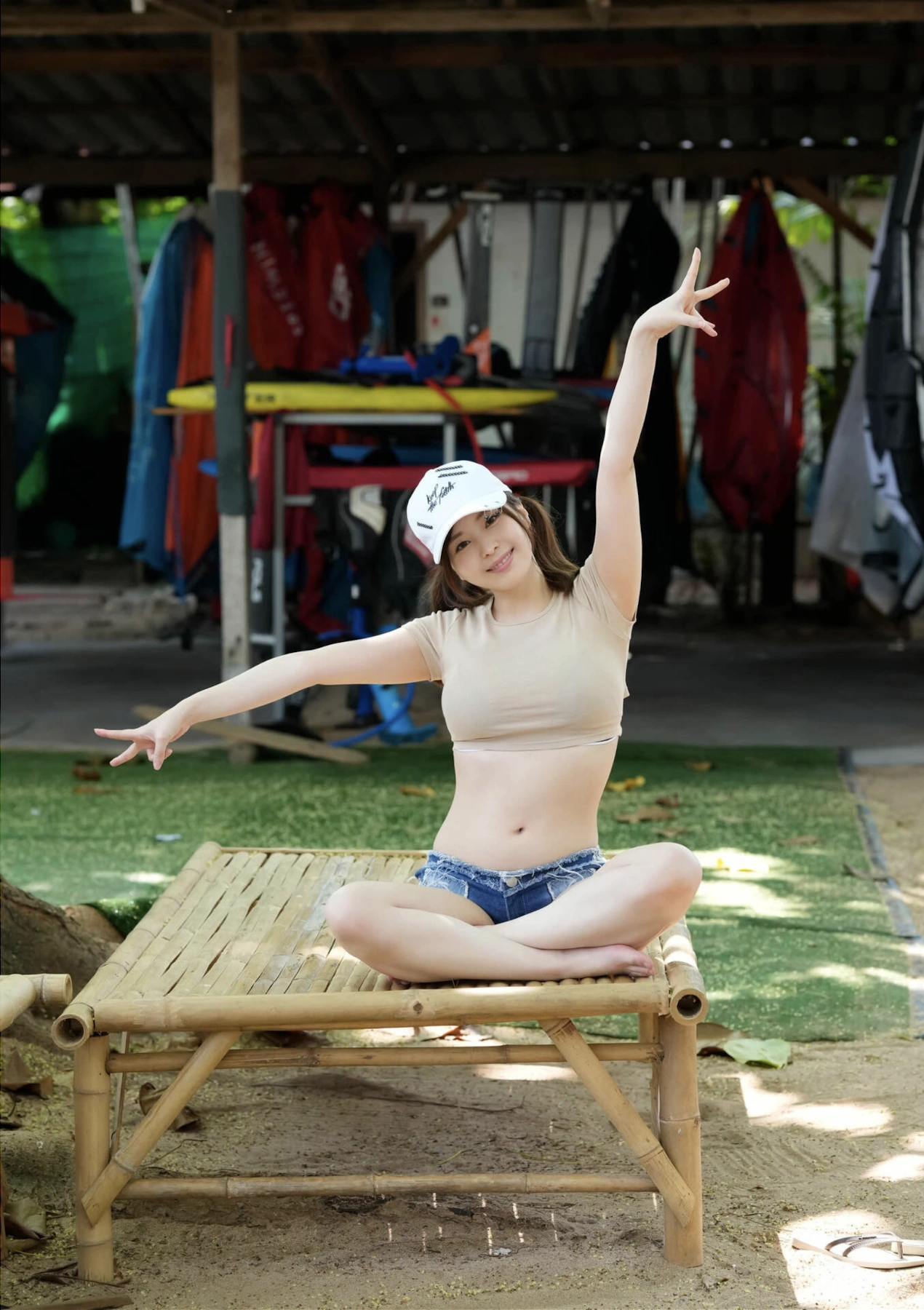 Hinano Kuno 九野ひなの, ヌード写真集 「あいらしゅうて、ばりエッチ」 - P63
