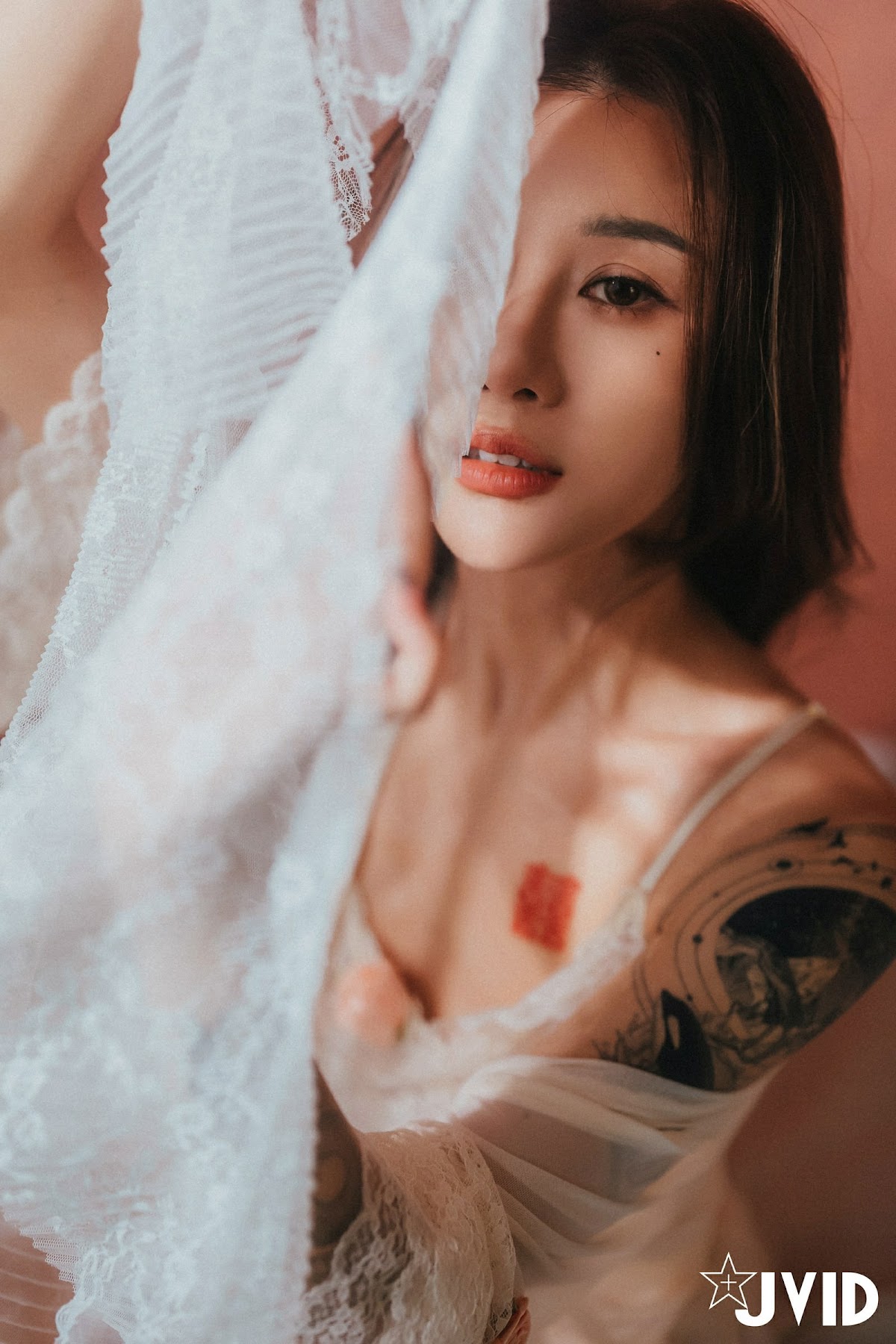 [JVID] Lara 雙囍 – 獨留的時光 與雙囍纏綿在浪漫花房的情緒與身體交流 - P13