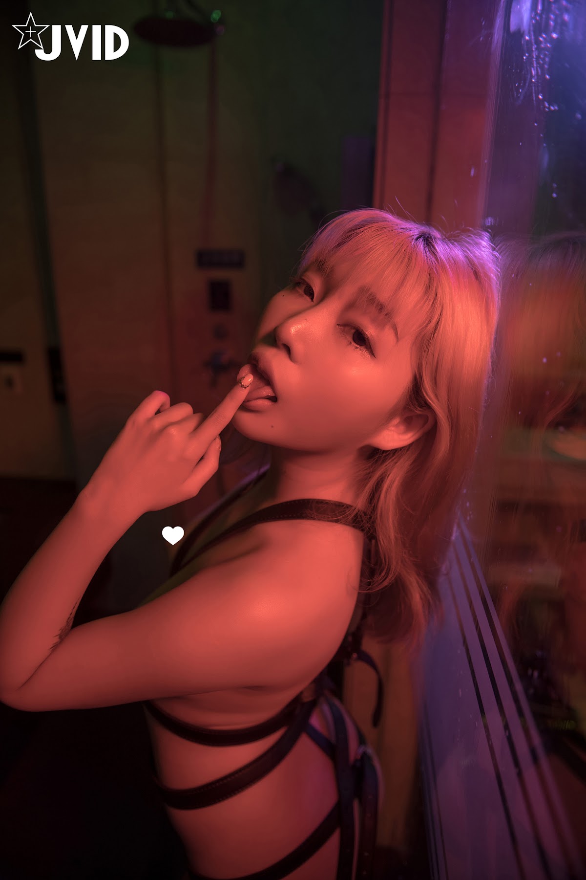 [JVID] Stacy – 摇曳的光影中被束缚的美女渐渐的穴湿了等妳来征服 - P1