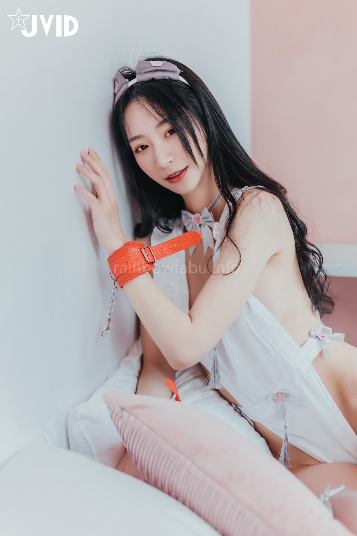 [JVID] Sunny小采緹 – 『開腿綑綁』過節寂寞難耐自己玩起來的Sunny小僕娘 - P136