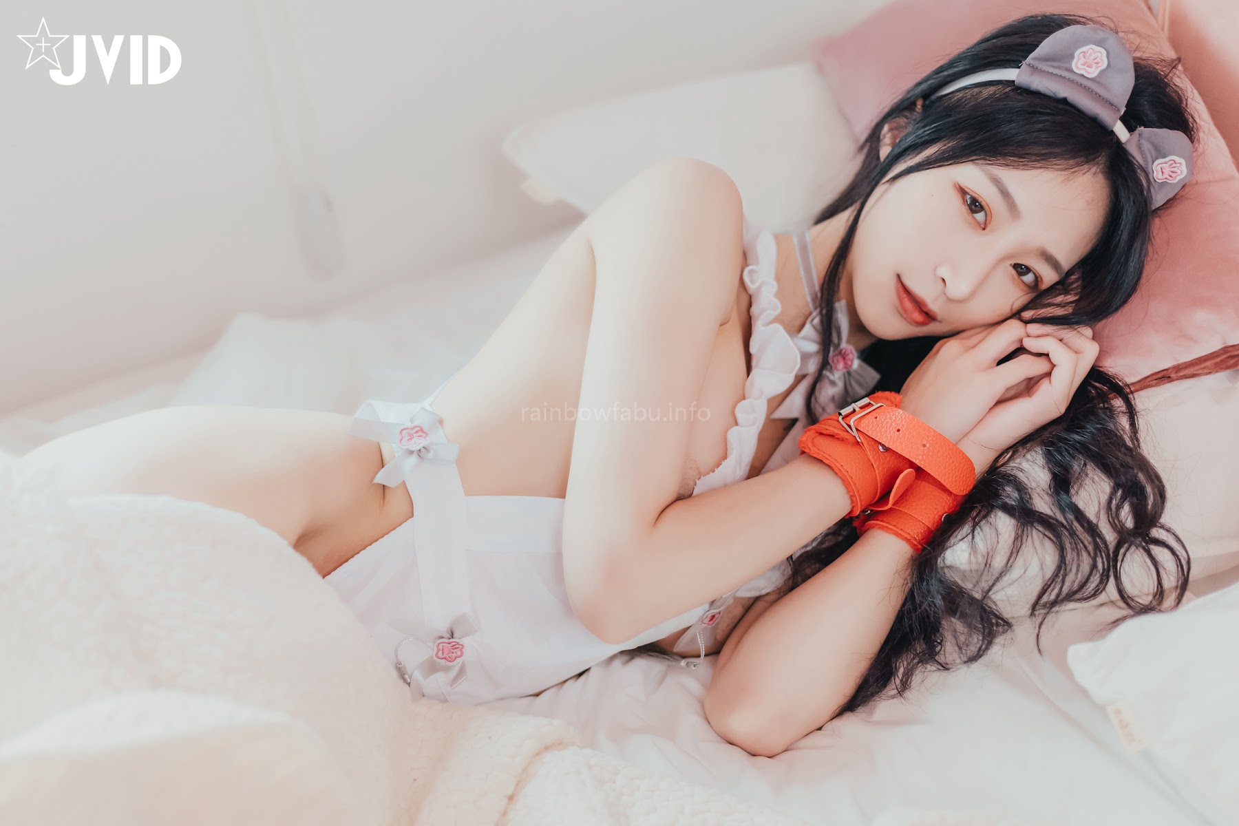 [JVID] Sunny小采緹 – 『開腿綑綁』過節寂寞難耐自己玩起來的Sunny小僕娘 - P31