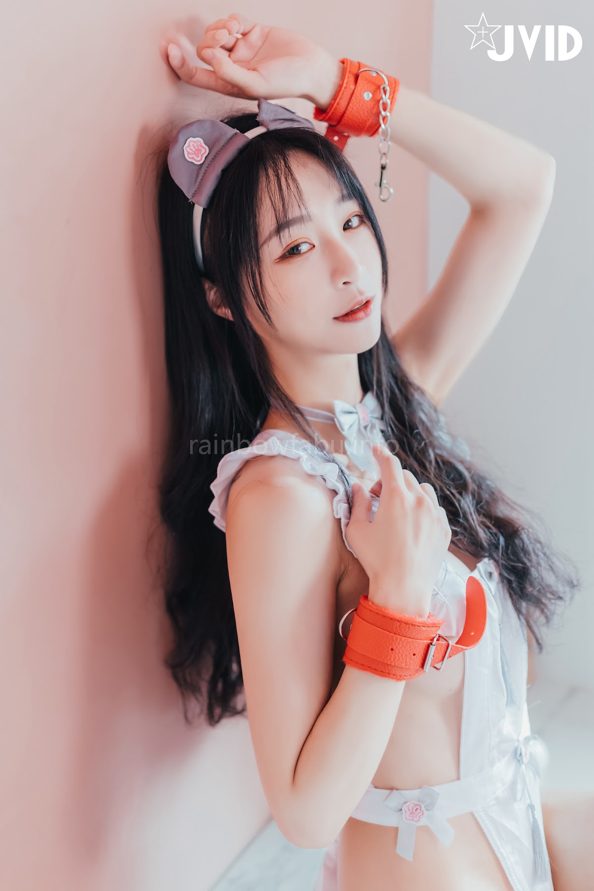 [JVID] Sunny小采緹 – 『開腿綑綁』過節寂寞難耐自己玩起來的Sunny小僕娘 - P74