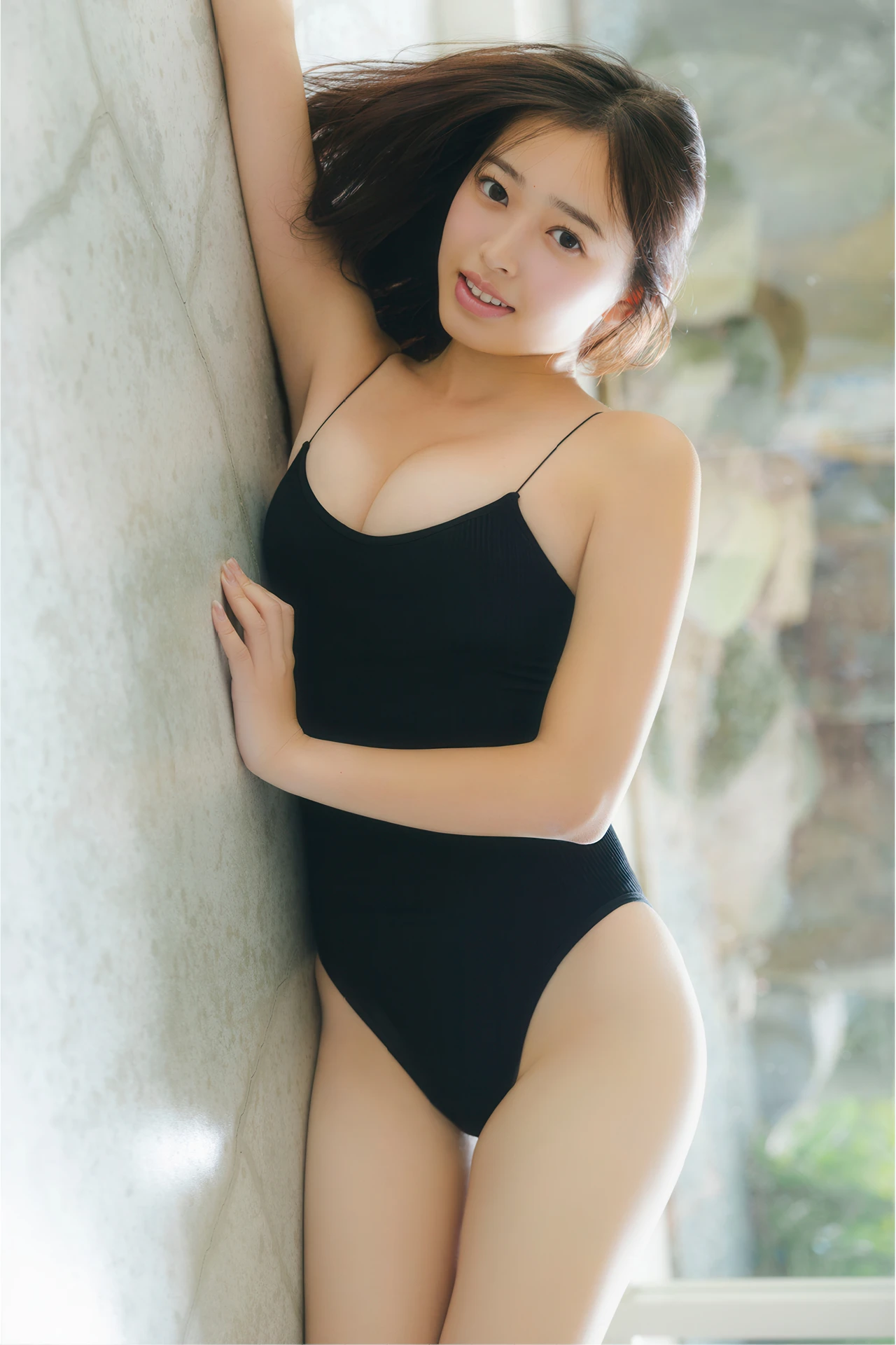 Koharu Kuroe 黒江こはる, 写真集 「キラキラ輝く瞳」 - P5