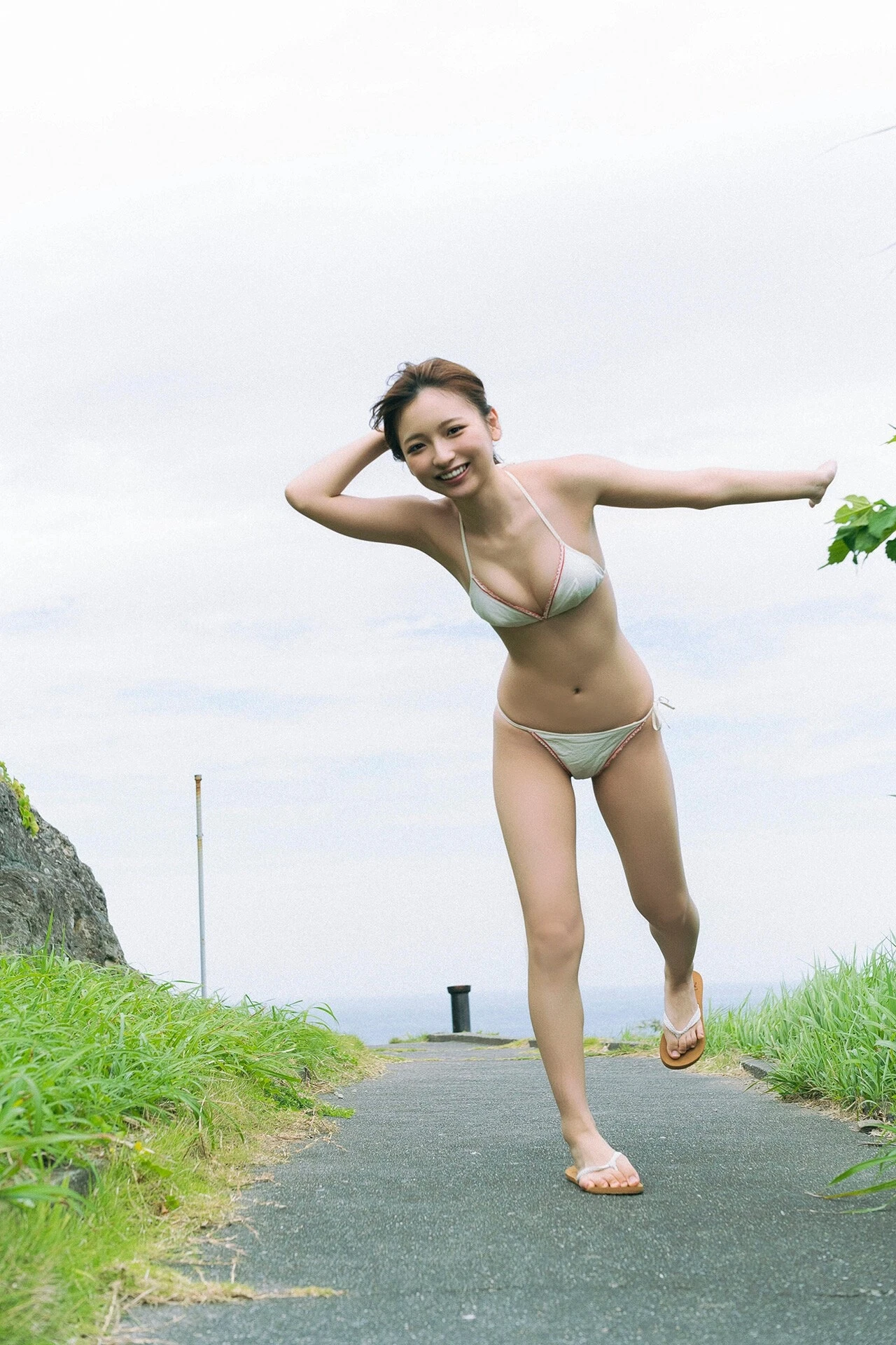 Runa Ichinose 一ノ瀬瑠菜, FLASHデジタル写真集 「あの夏を忘れない」 - P31