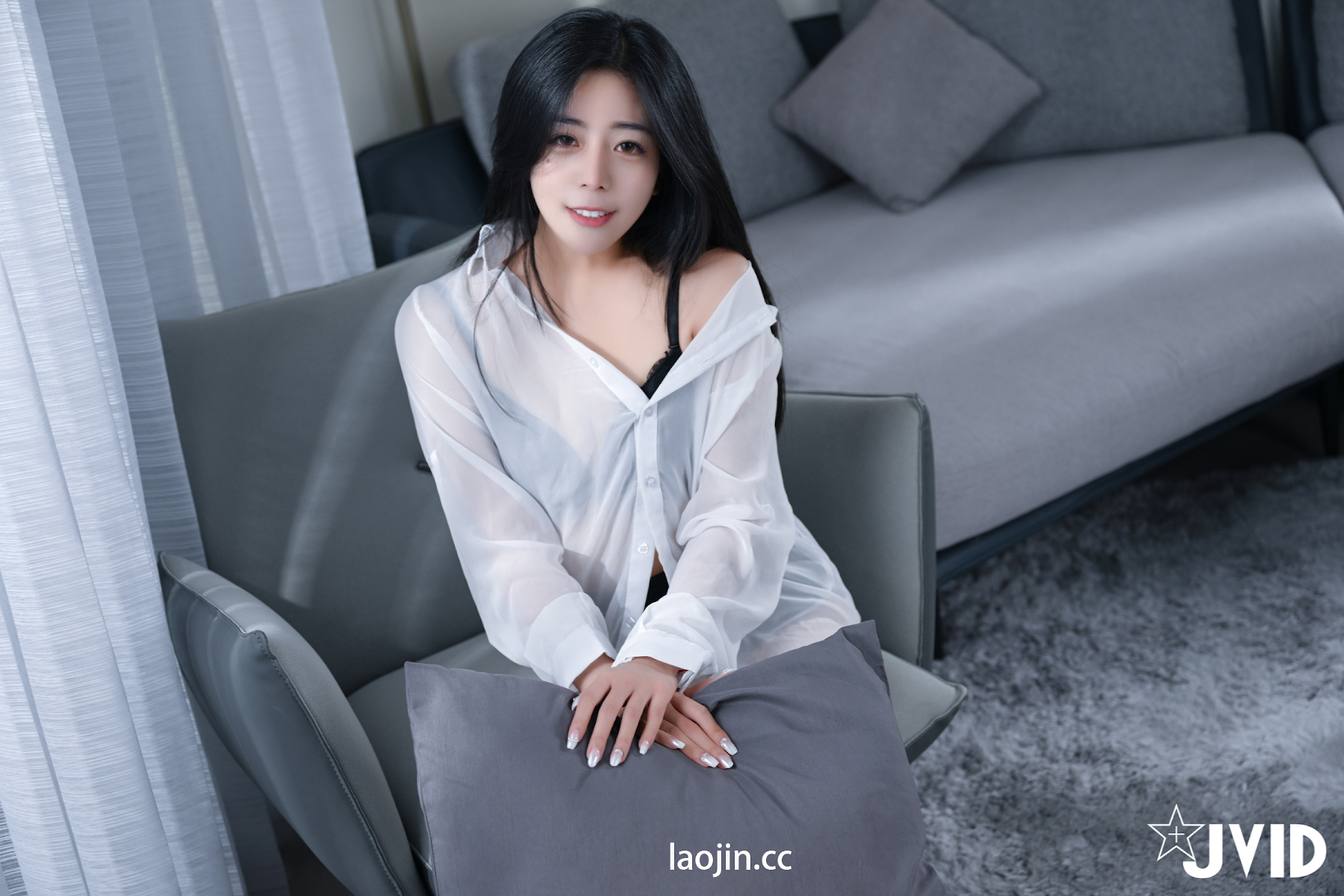 [JVID] 宋雨川 – 新到女同事上班第一天前先到我家裡作個拜訪 - P37