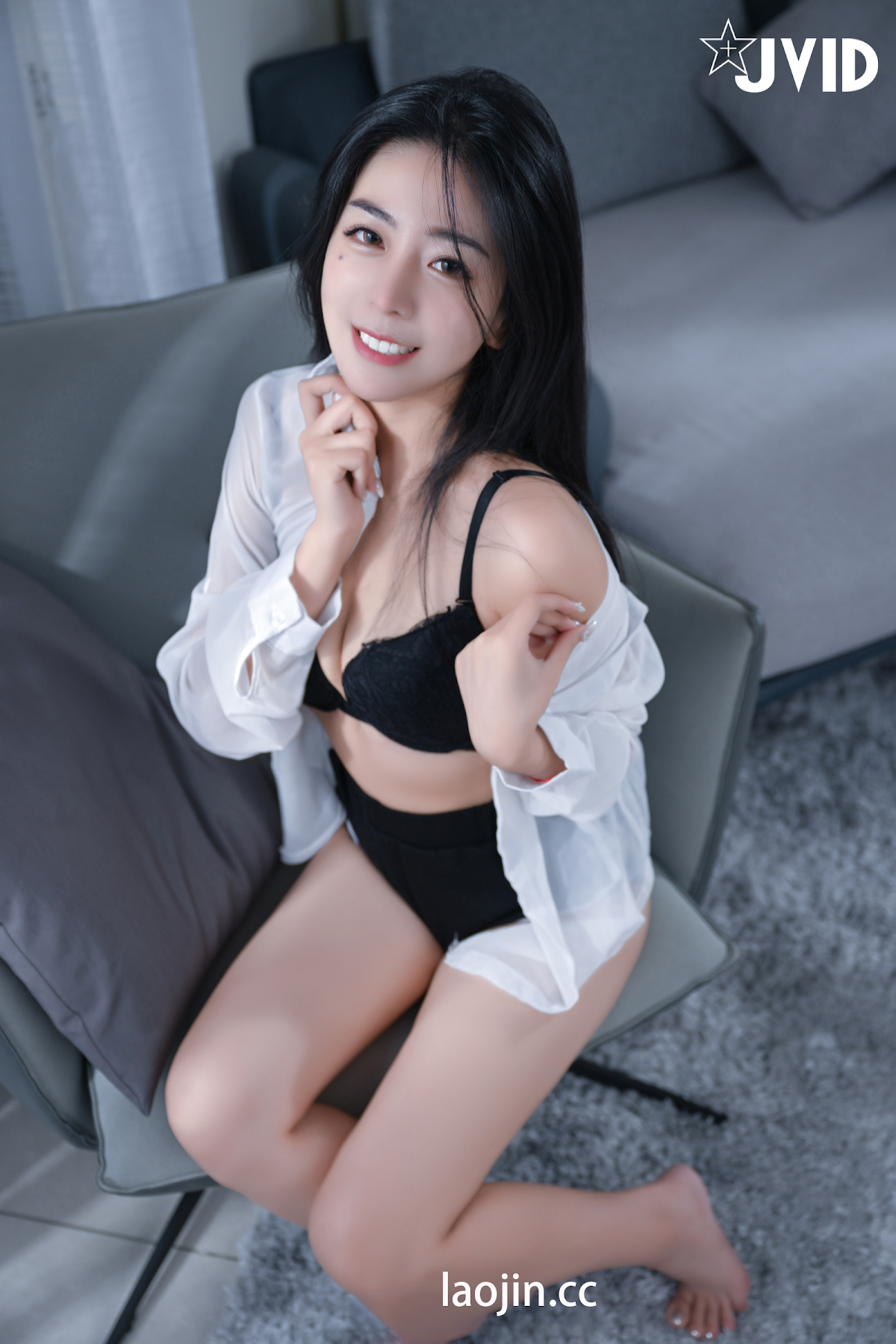 [JVID] 宋雨川 – 新到女同事上班第一天前先到我家裡作個拜訪 - P51