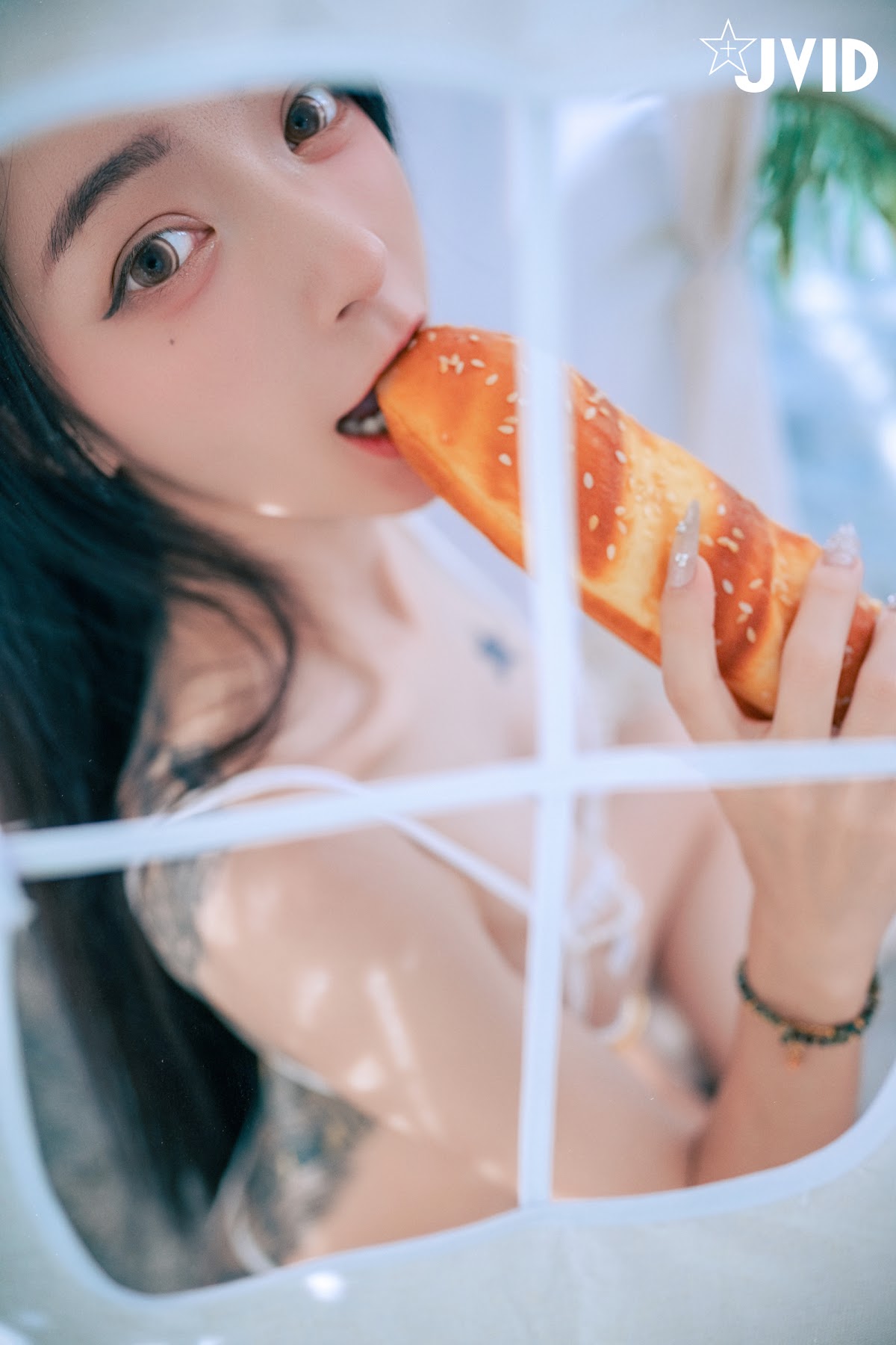 [JVID] 飄飄哥 – 【最狂尺度生日特輯／極細丁無膚膠】色色の裸體生日趴－飄飄🎂慶生被脫光光塗抹奶油😳超細線丁無膚膠擠出誘人駱駝蹄🔥屁股翹高背後位視角超色慾🎬超誘人裸體奶油慶生影片熱映中 - P134
