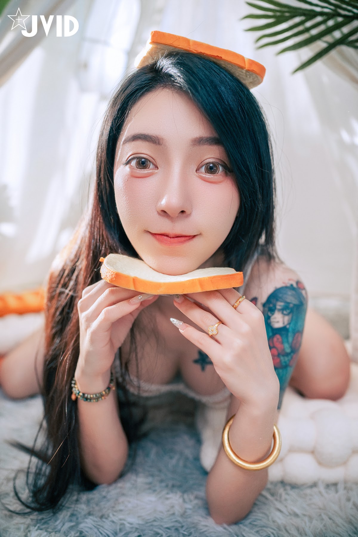 [JVID] 飄飄哥 – 【最狂尺度生日特輯／極細丁無膚膠】色色の裸體生日趴－飄飄🎂慶生被脫光光塗抹奶油😳超細線丁無膚膠擠出誘人駱駝蹄🔥屁股翹高背後位視角超色慾🎬超誘人裸體奶油慶生影片熱映中 - P15