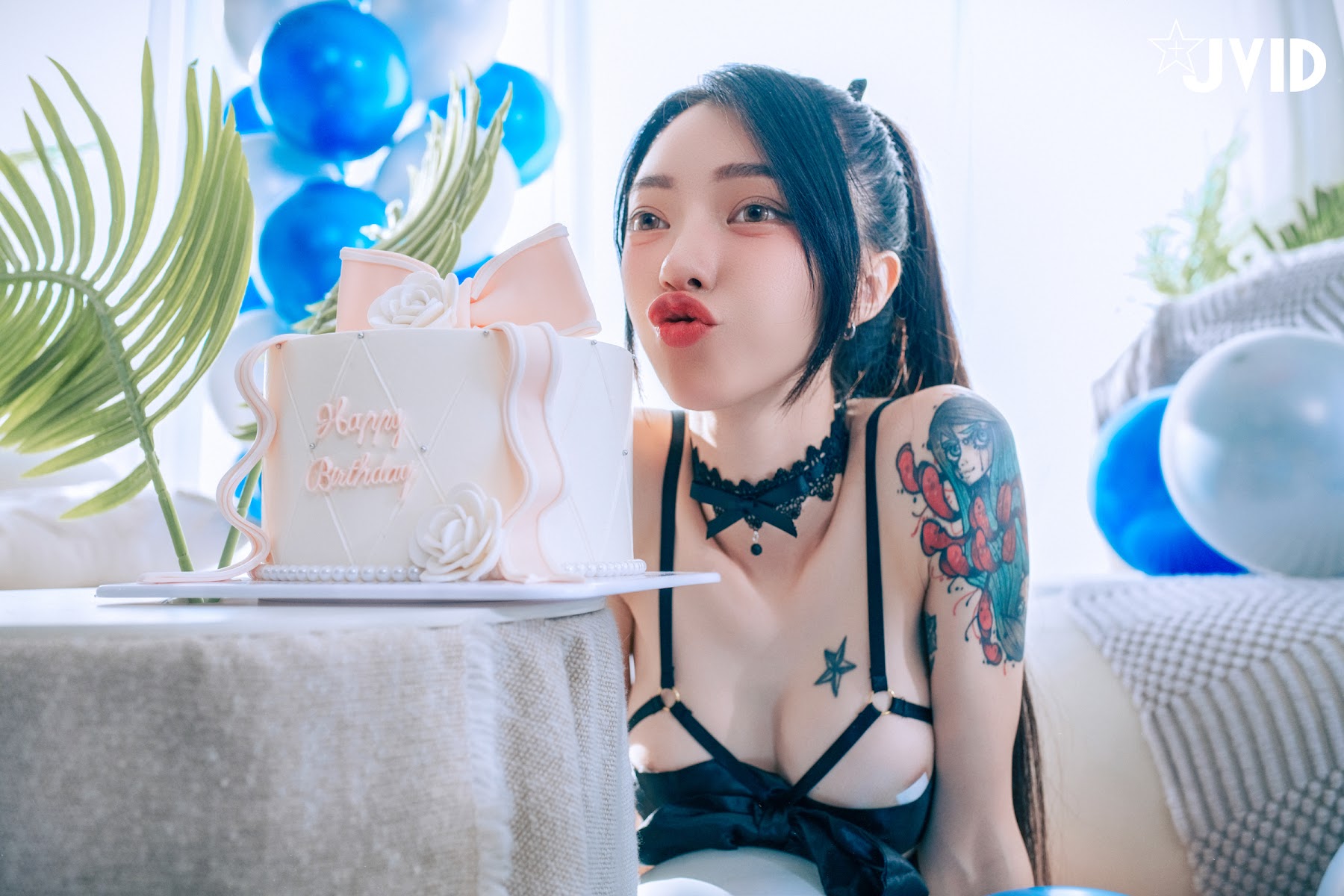 [JVID] 飄飄哥 – 【最狂尺度生日特輯／極細丁無膚膠】色色の裸體生日趴－飄飄🎂慶生被脫光光塗抹奶油😳超細線丁無膚膠擠出誘人駱駝蹄🔥屁股翹高背後位視角超色慾🎬超誘人裸體奶油慶生影片熱映中 - P169