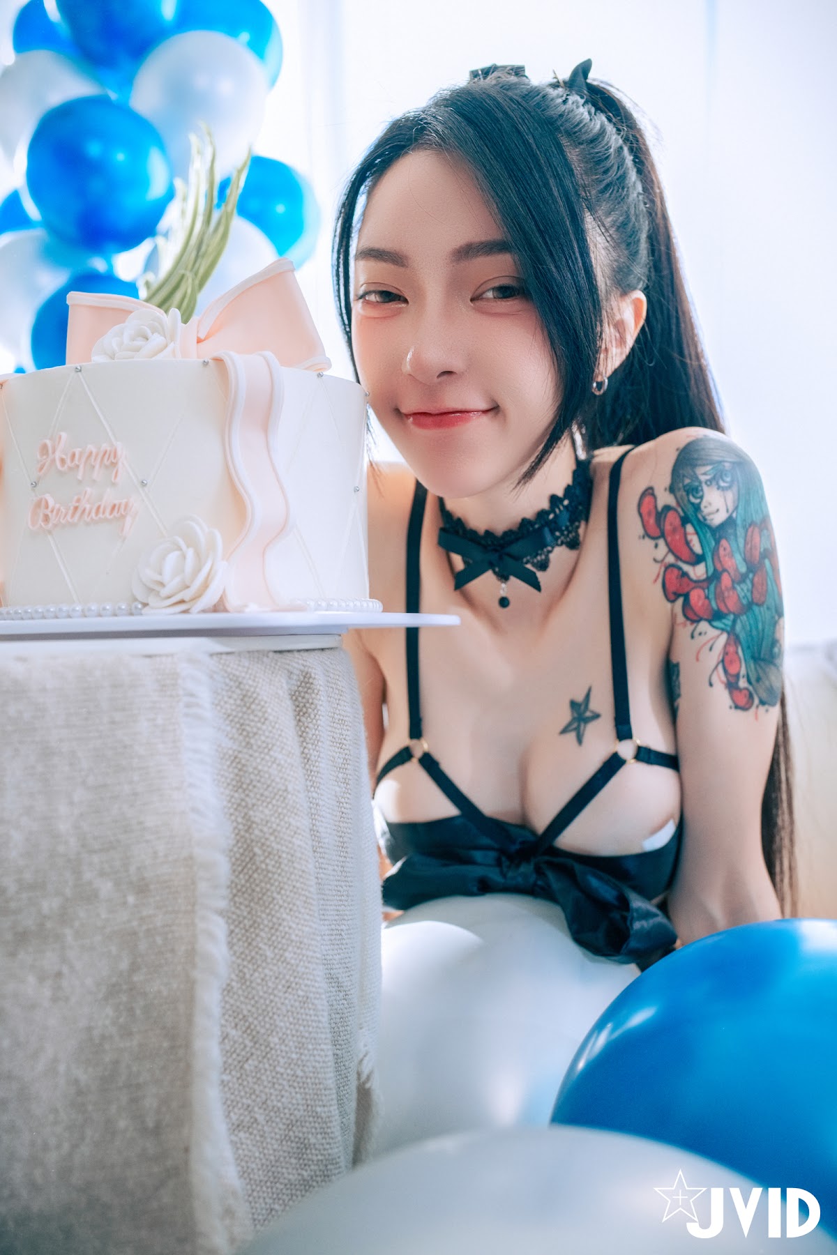 [JVID] 飄飄哥 – 【最狂尺度生日特輯／極細丁無膚膠】色色の裸體生日趴－飄飄🎂慶生被脫光光塗抹奶油😳超細線丁無膚膠擠出誘人駱駝蹄🔥屁股翹高背後位視角超色慾🎬超誘人裸體奶油慶生影片熱映中 - P48