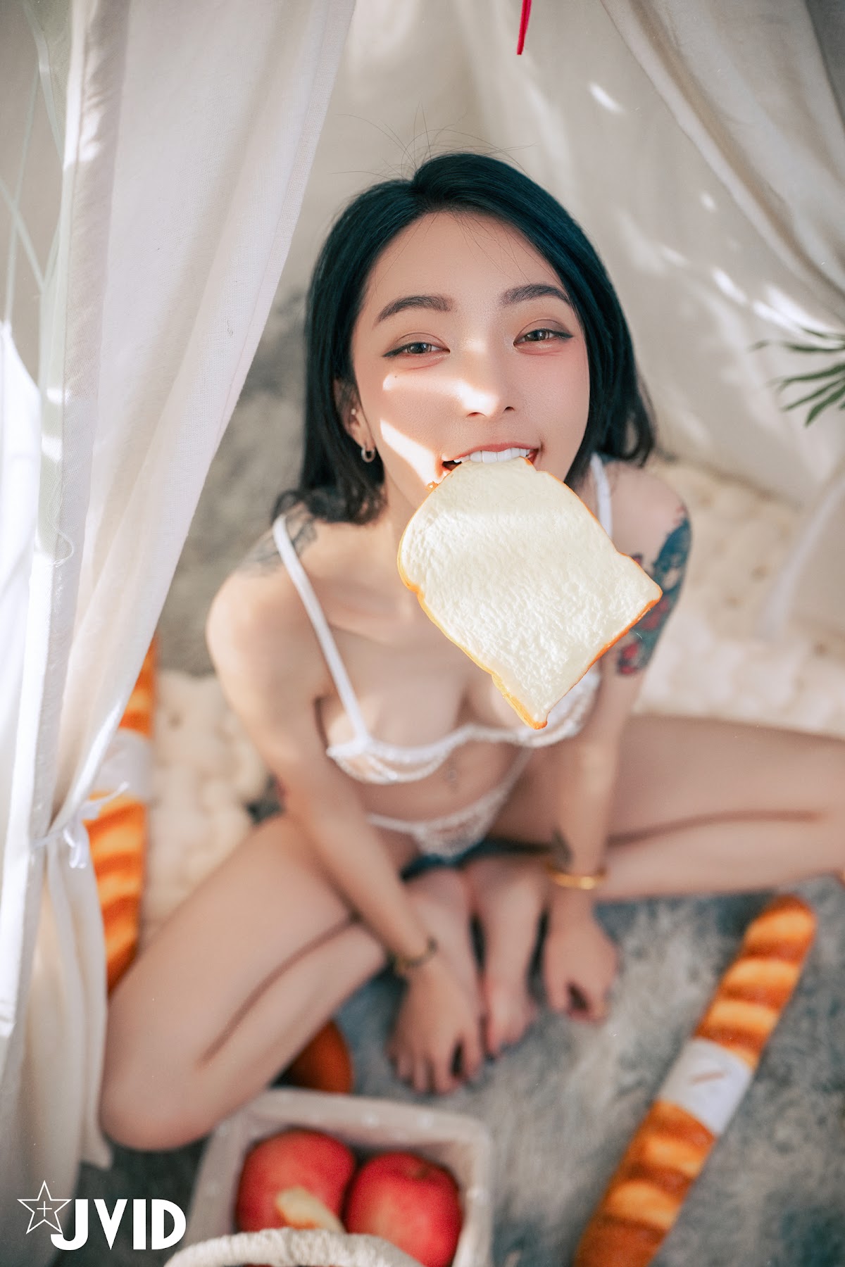 [JVID] 飄飄哥 – 【最狂尺度生日特輯／極細丁無膚膠】色色の裸體生日趴－飄飄🎂慶生被脫光光塗抹奶油😳超細線丁無膚膠擠出誘人駱駝蹄🔥屁股翹高背後位視角超色慾🎬超誘人裸體奶油慶生影片熱映中 - P64
