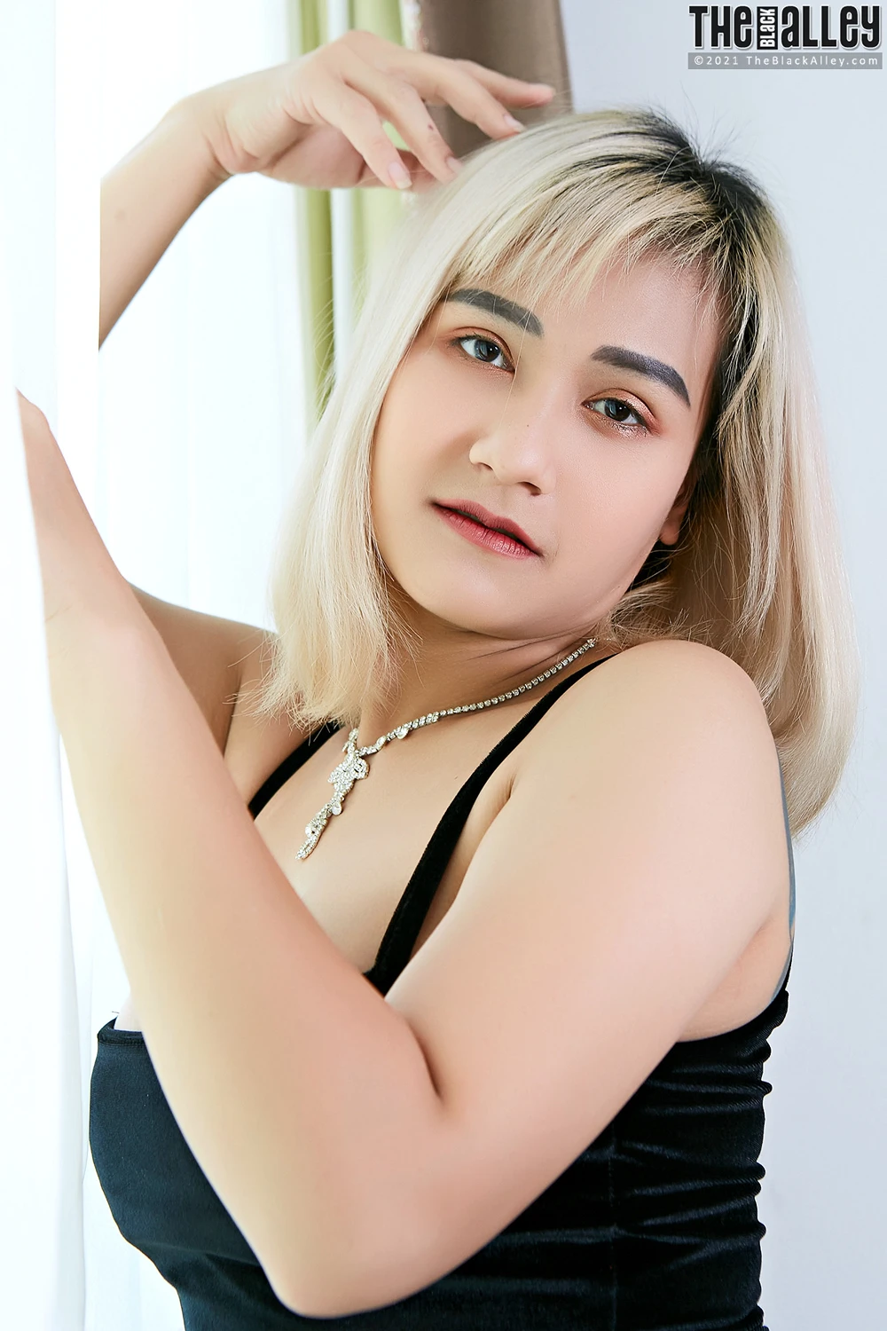Bouquet – The Black Alley Photobook Set.06 - P9