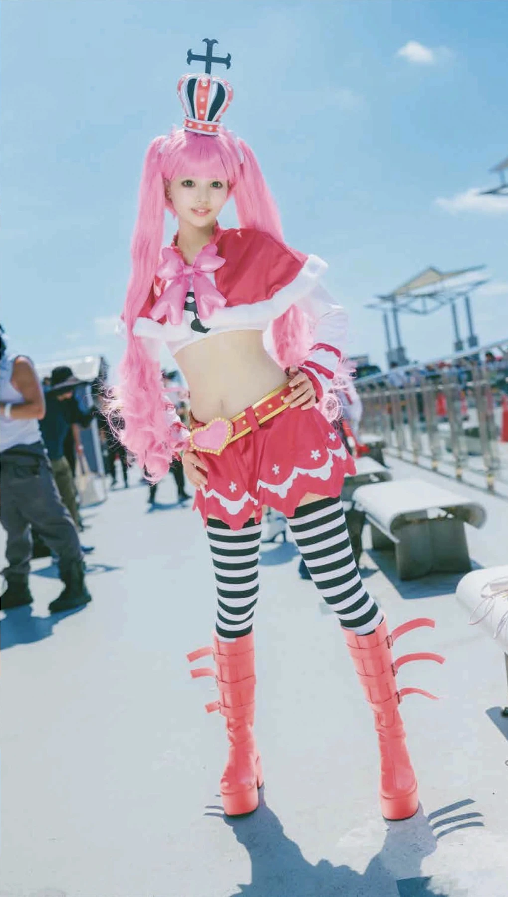 Cosplayer’s Snap, Weekly Pocket ENTAME 2025.10.30 - P11