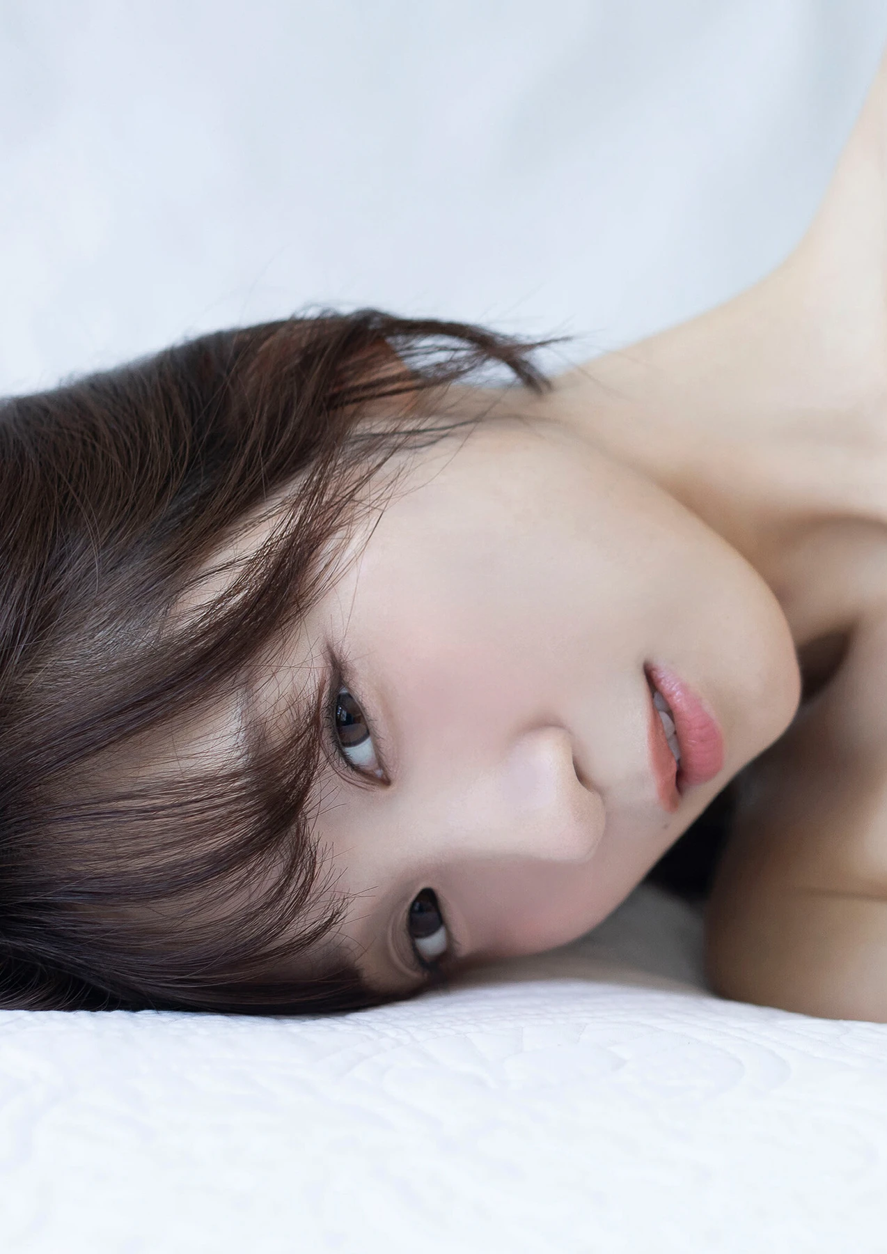 Moe Iori 伊織もえ, 写真集 スピサン グラビアフォトブック [幽かな休日] - P13
