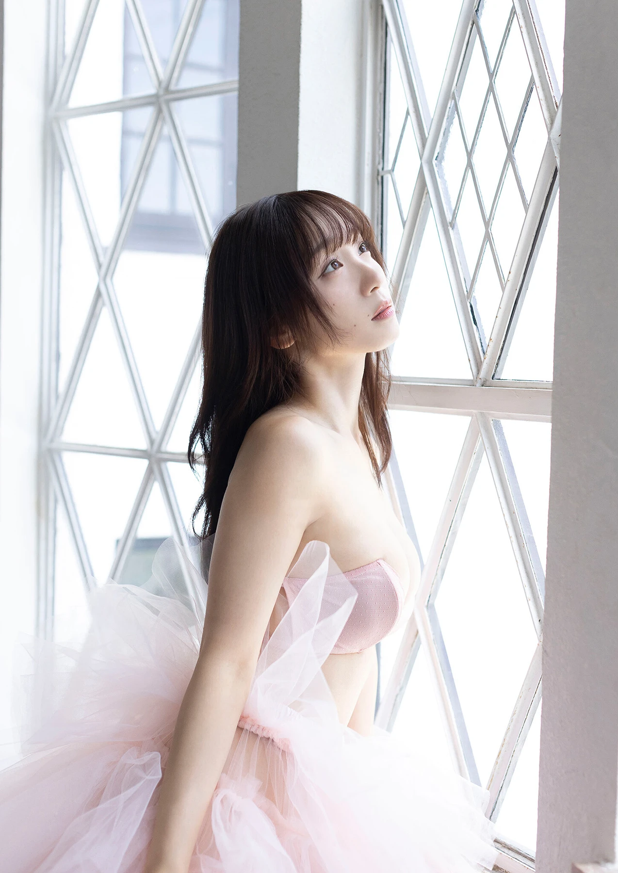 Moe Iori 伊織もえ, 写真集 スピサン グラビアフォトブック [幽かな休日] - P18