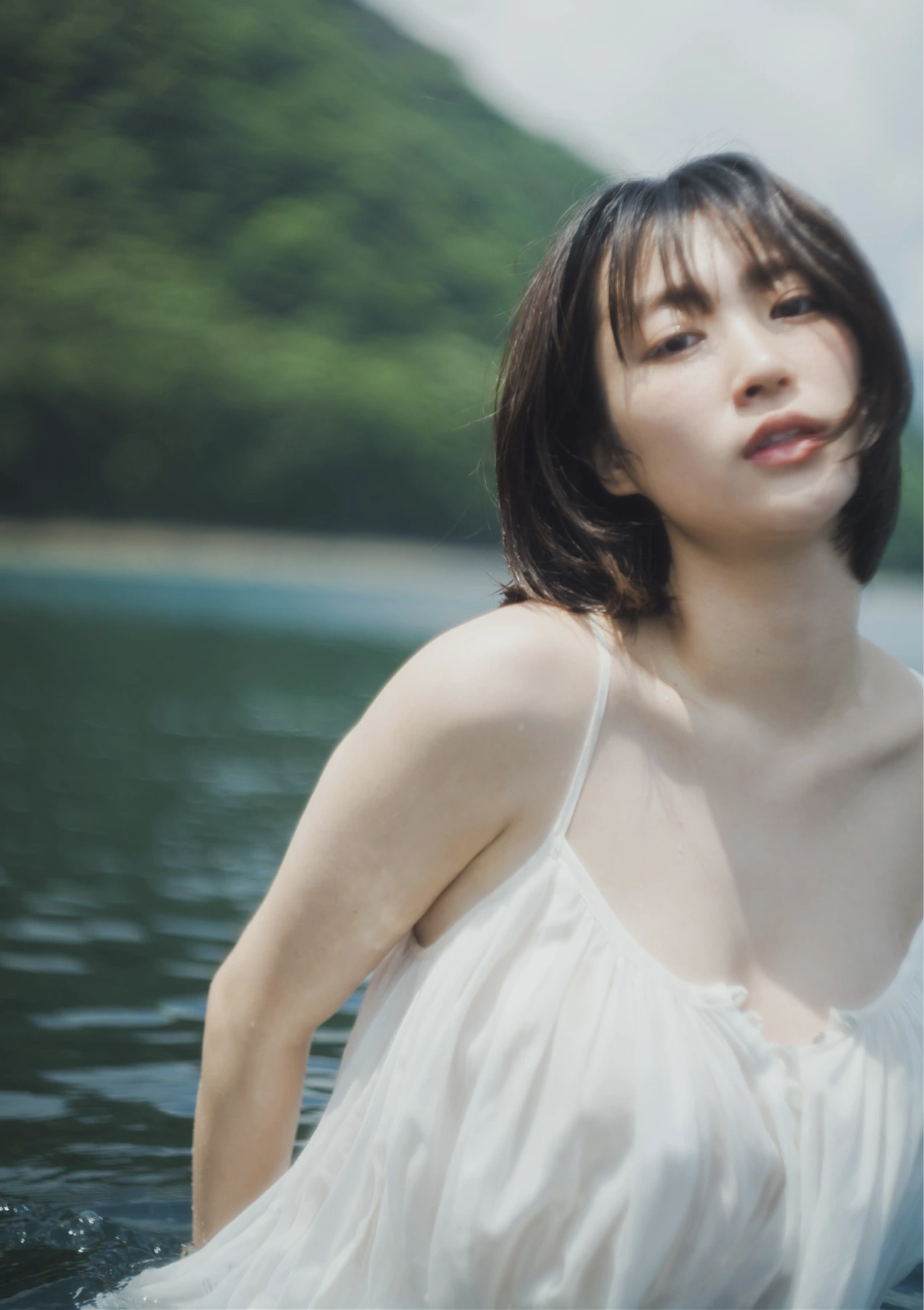 Misaki Sawa 沢美沙樹, Coco 瑚々, GIRLS Graph.010 - P24