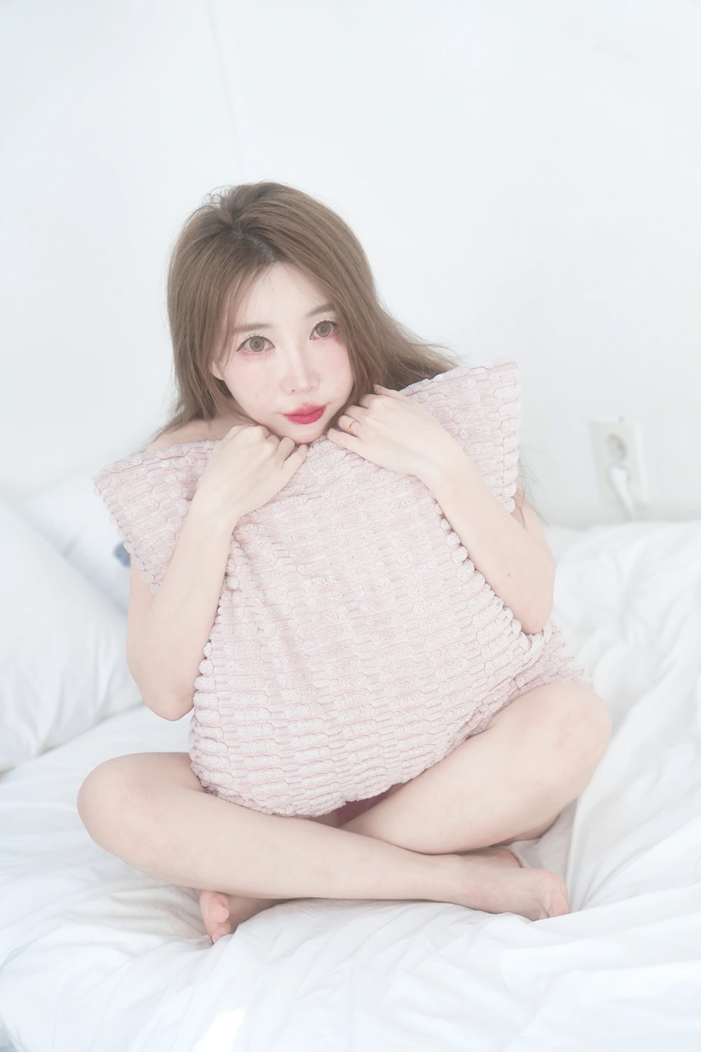 Dohee 도희, PhotoBook 「Pink Baddie」 - P36