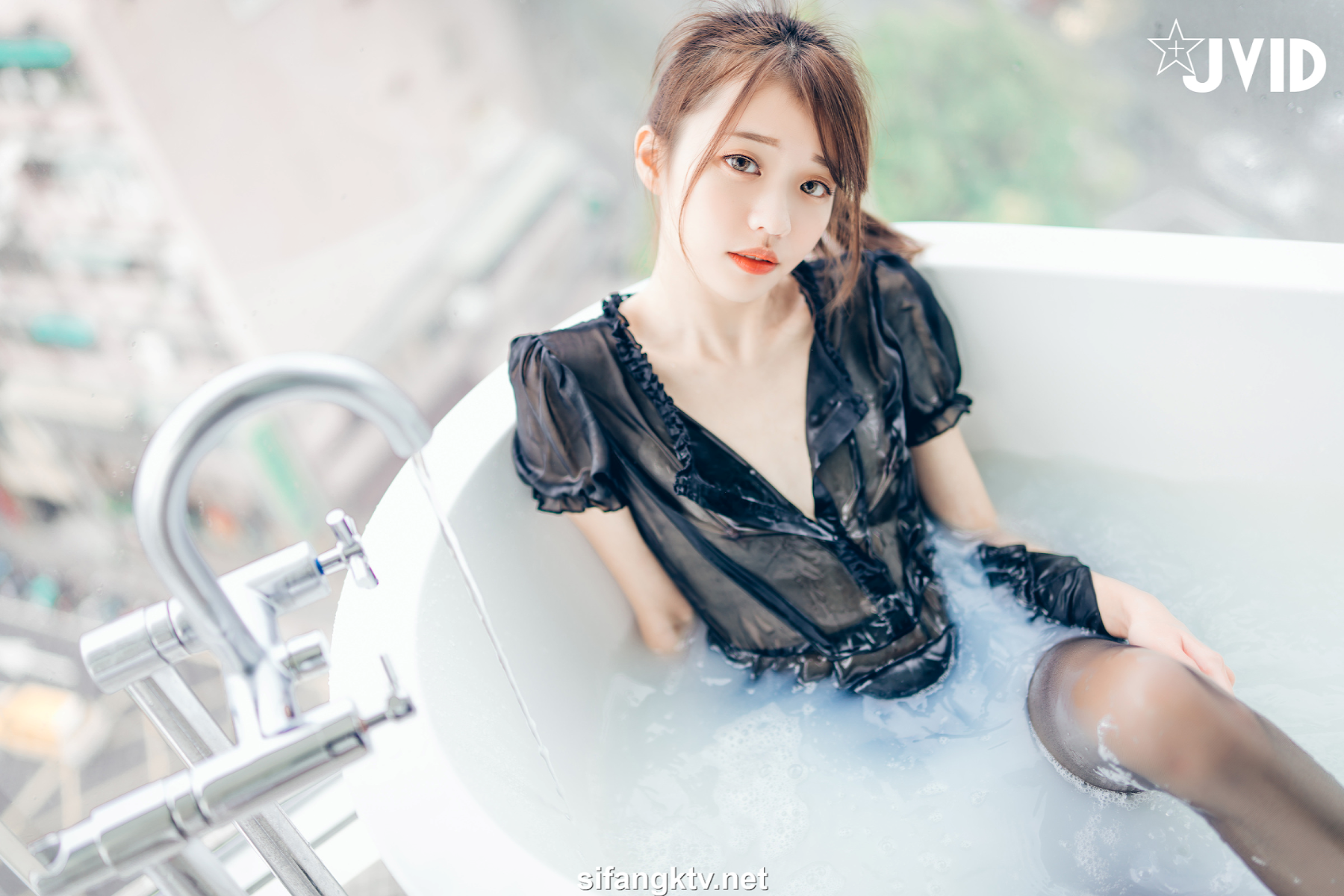 [JVID] 妍妍 Angel – 妍妍小寶寶 來餵她喝奶吧❤️! 還有透絲透點裝 潤滑絲襪💦 - P51