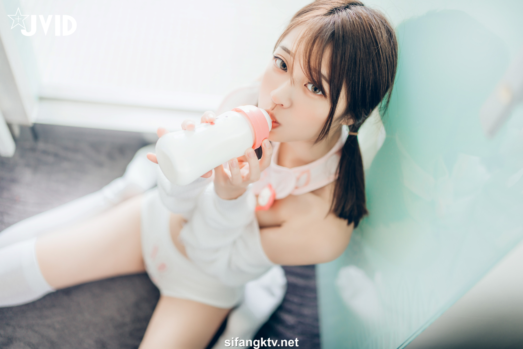 [JVID] 妍妍 Angel – 妍妍小寶寶 來餵她喝奶吧❤️! 還有透絲透點裝 潤滑絲襪💦 - P78