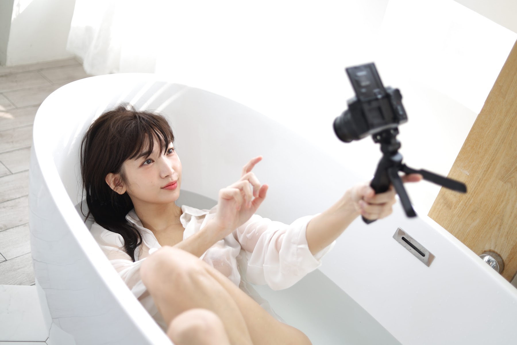 [Patreon] Leezy (이지) – Secret Web APRIL - P80
