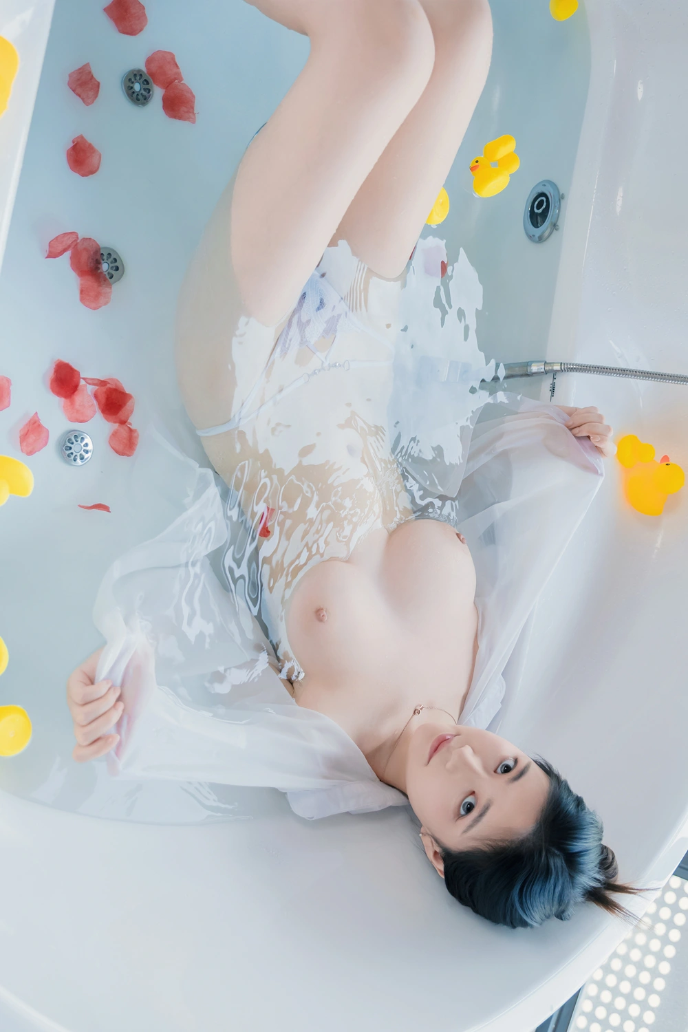 Cosplay 年年Nnian – 浴女 - P57