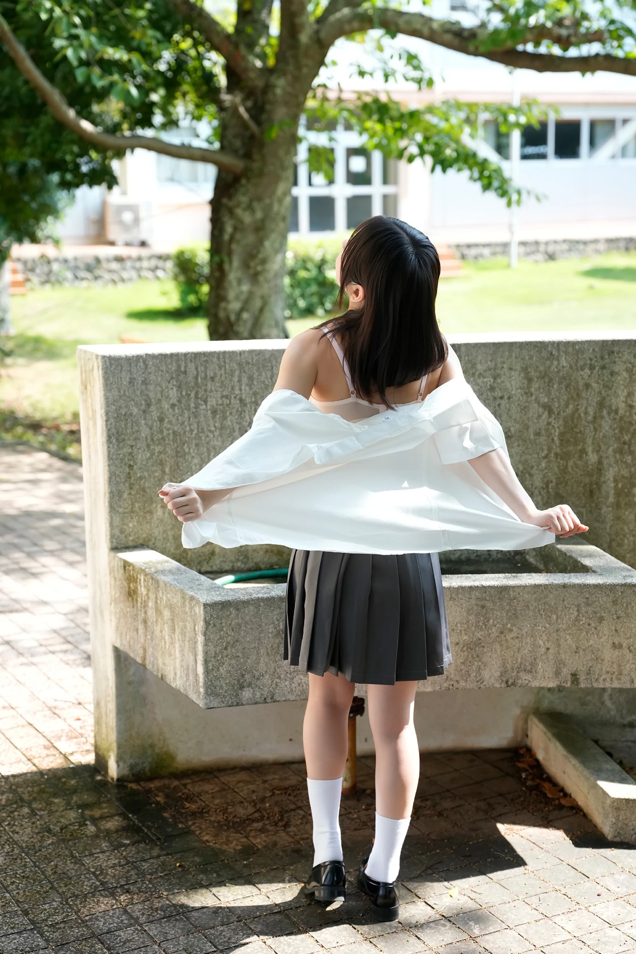 Toumi 十味, デジタル写真集 「ゼロイチ学園 シーズン２」 - P9