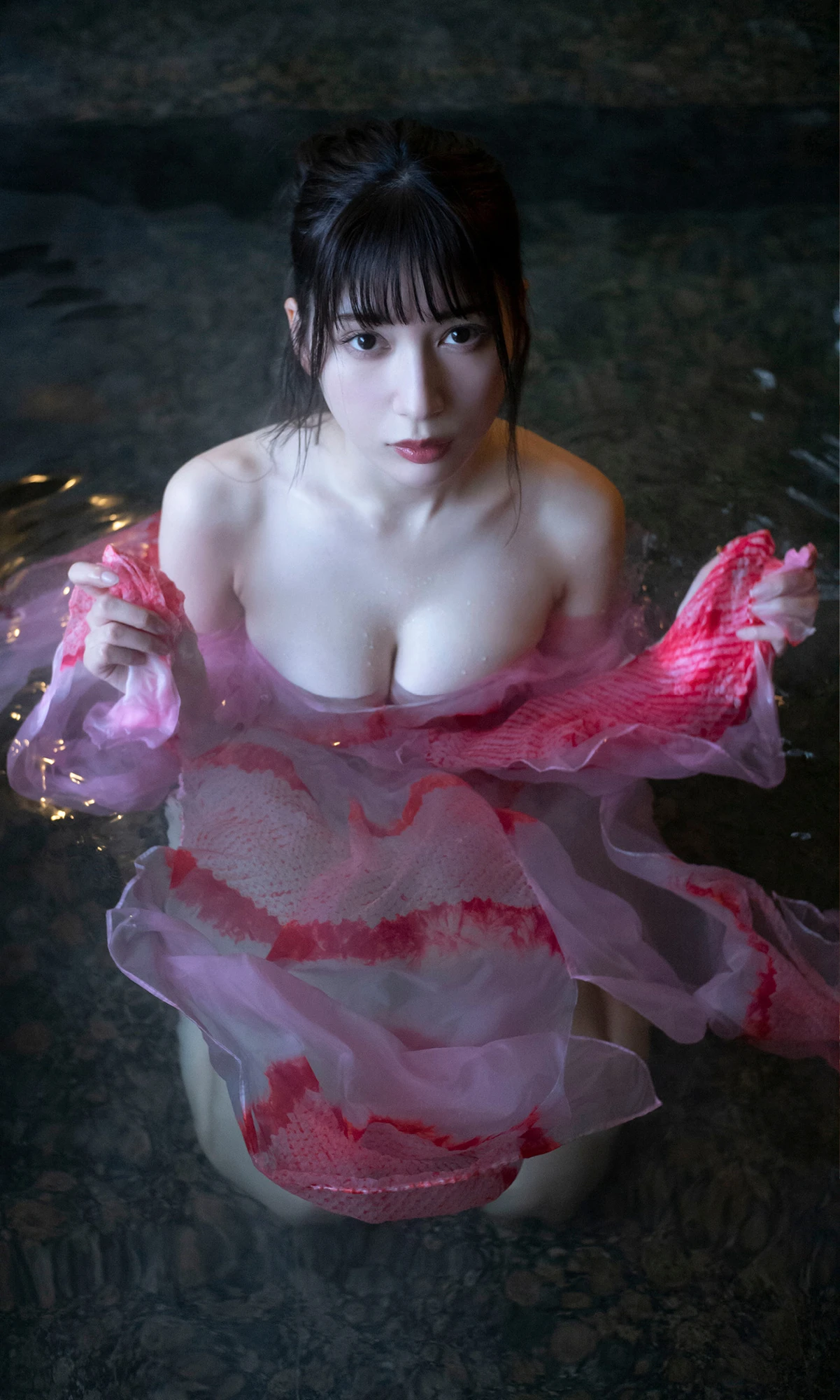 Risa Yukihira 雪平莉左, 週プレ Photo Book 「冬に泳ぐ。～prologue～」 - P24