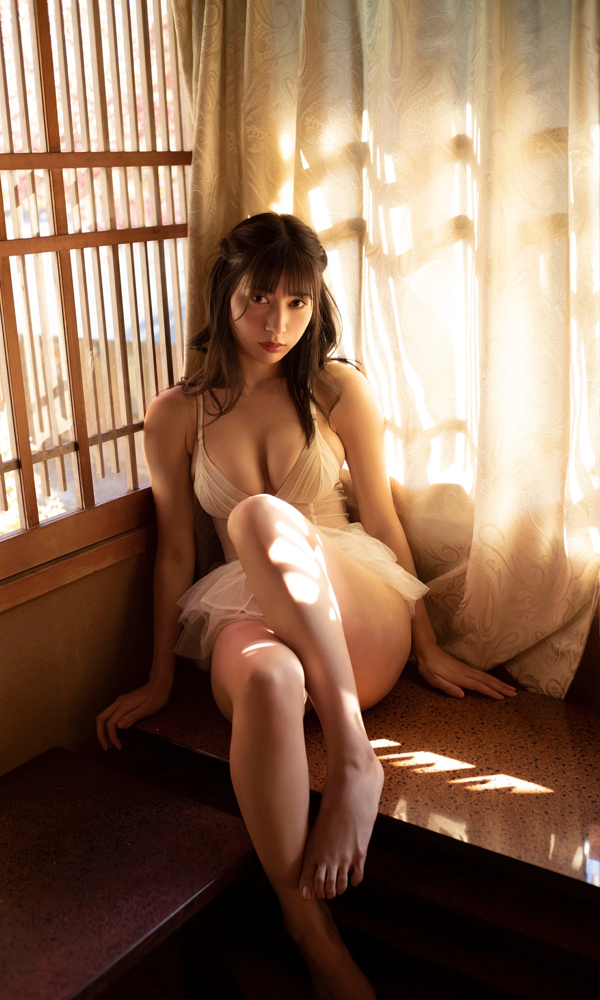 Risa Yukihira 雪平莉左, 週プレ Photo Book 「冬に泳ぐ。～prologue～」 - P8