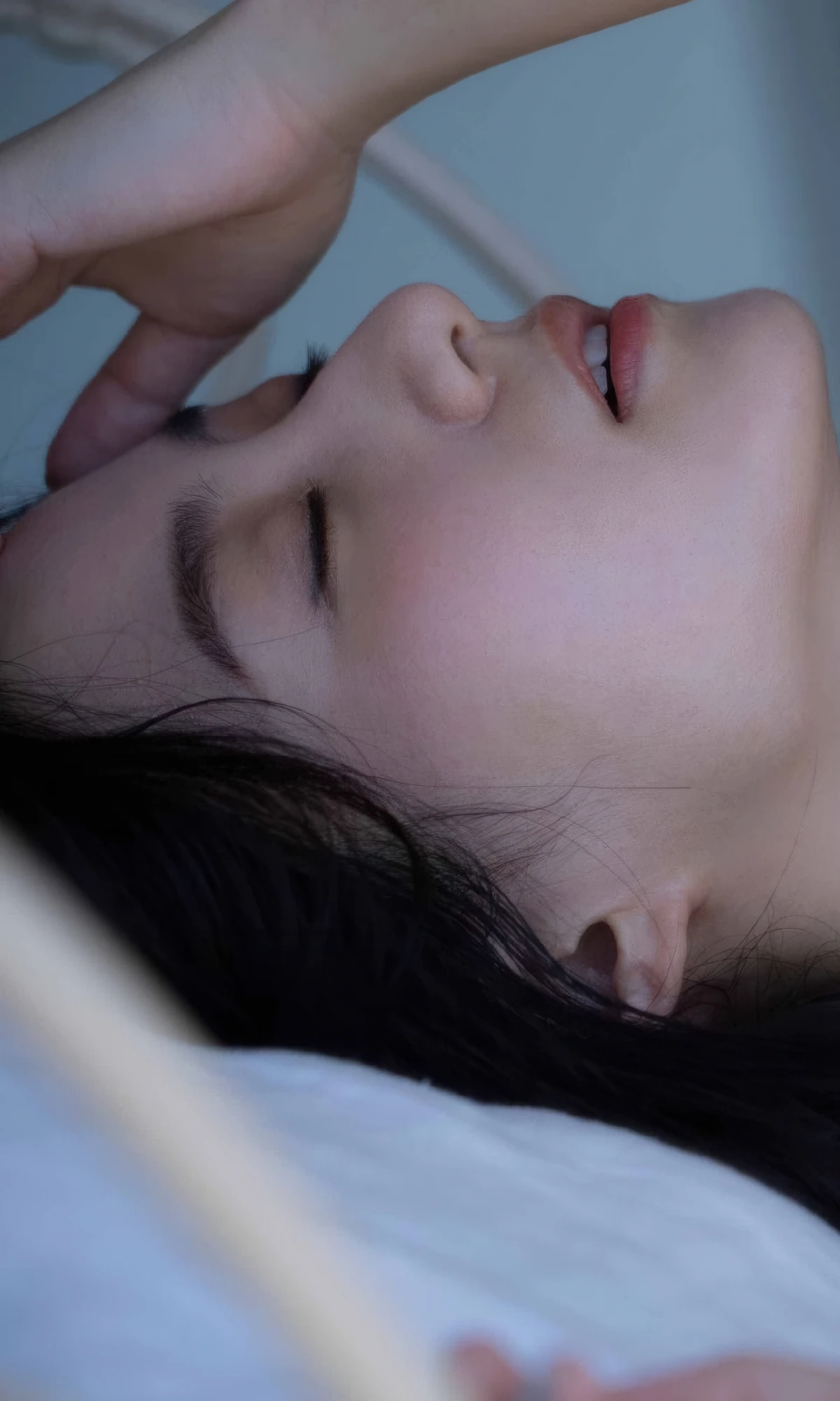 Riho Takada 高田里穂, 写真集 「Eternal Heroine 永遠のヒロイン」 - P14