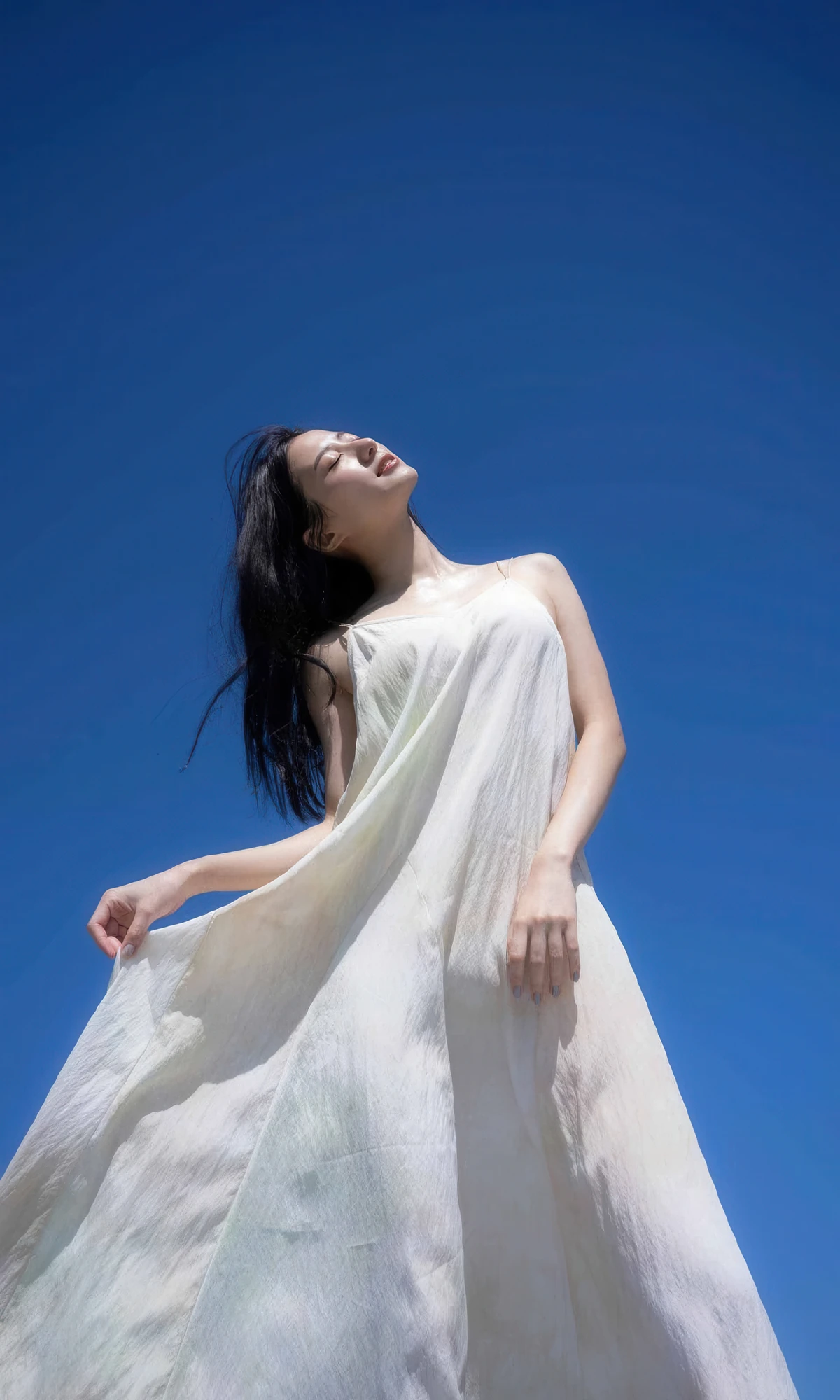 Riho Takada 高田里穂, 写真集 「Eternal Heroine 永遠のヒロイン」 - P6