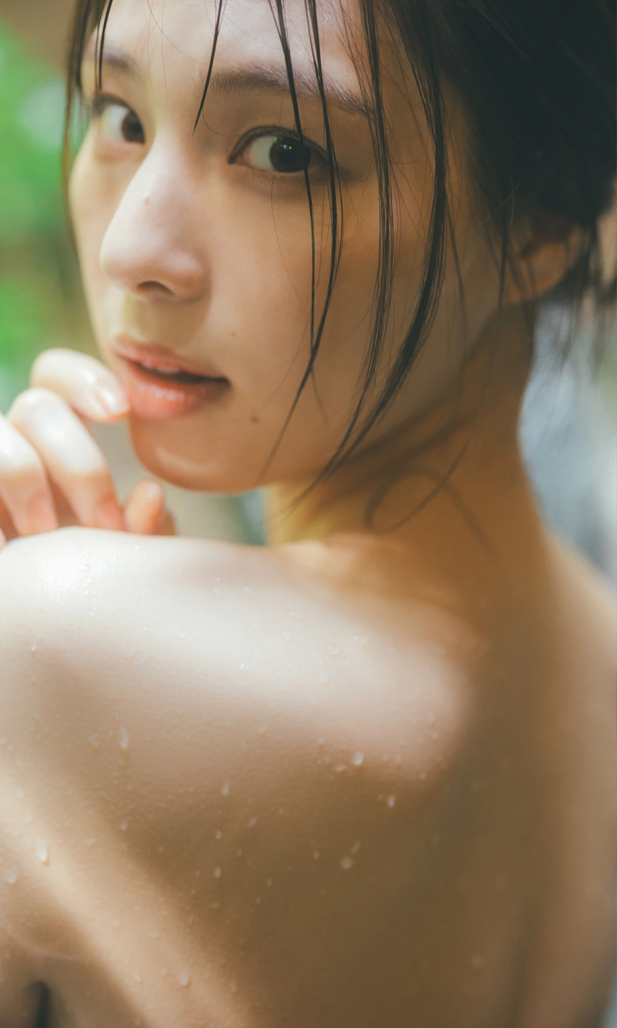 Iori Sagara 相楽伊織, 写真集 「more and more」 - P106