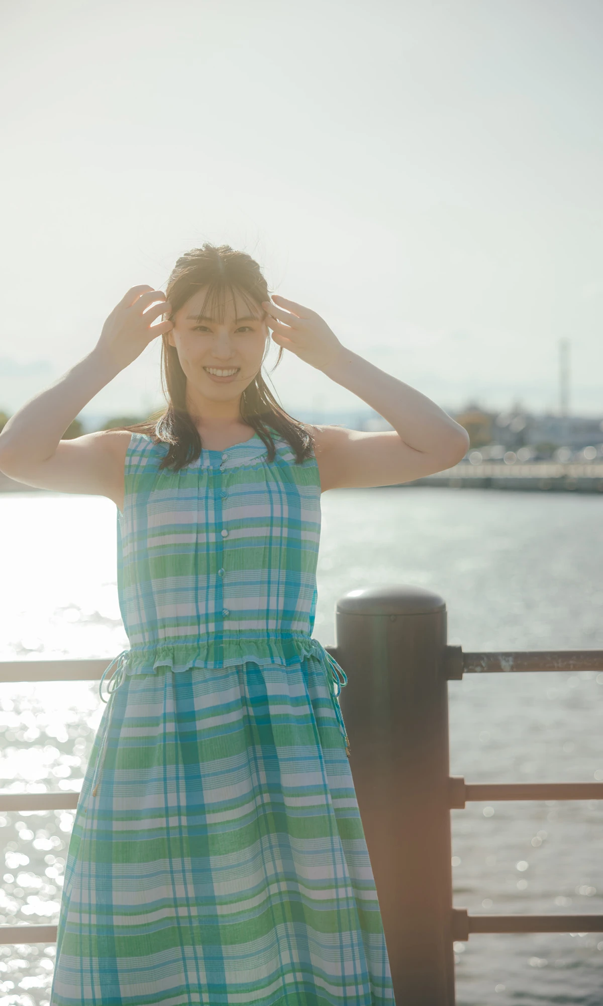 Iori Sagara 相楽伊織, 写真集 「more and more」 - P14