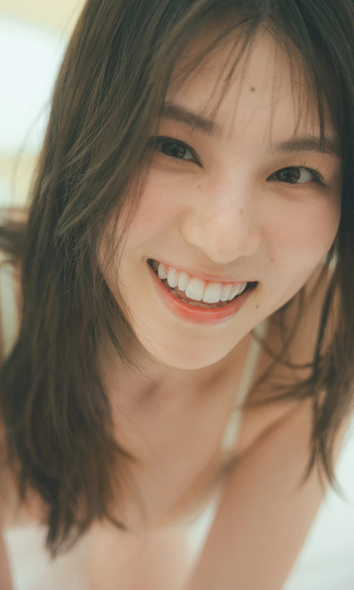 Iori Sagara 相楽伊織, 写真集 「more and more」 - P44