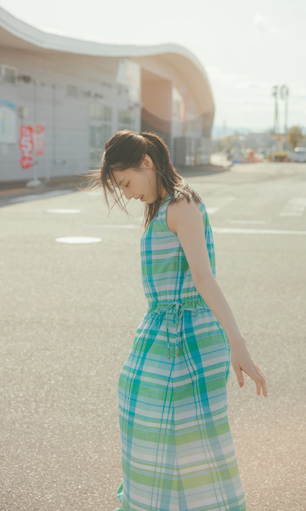 Iori Sagara 相楽伊織, 写真集 「more and more」 - P5