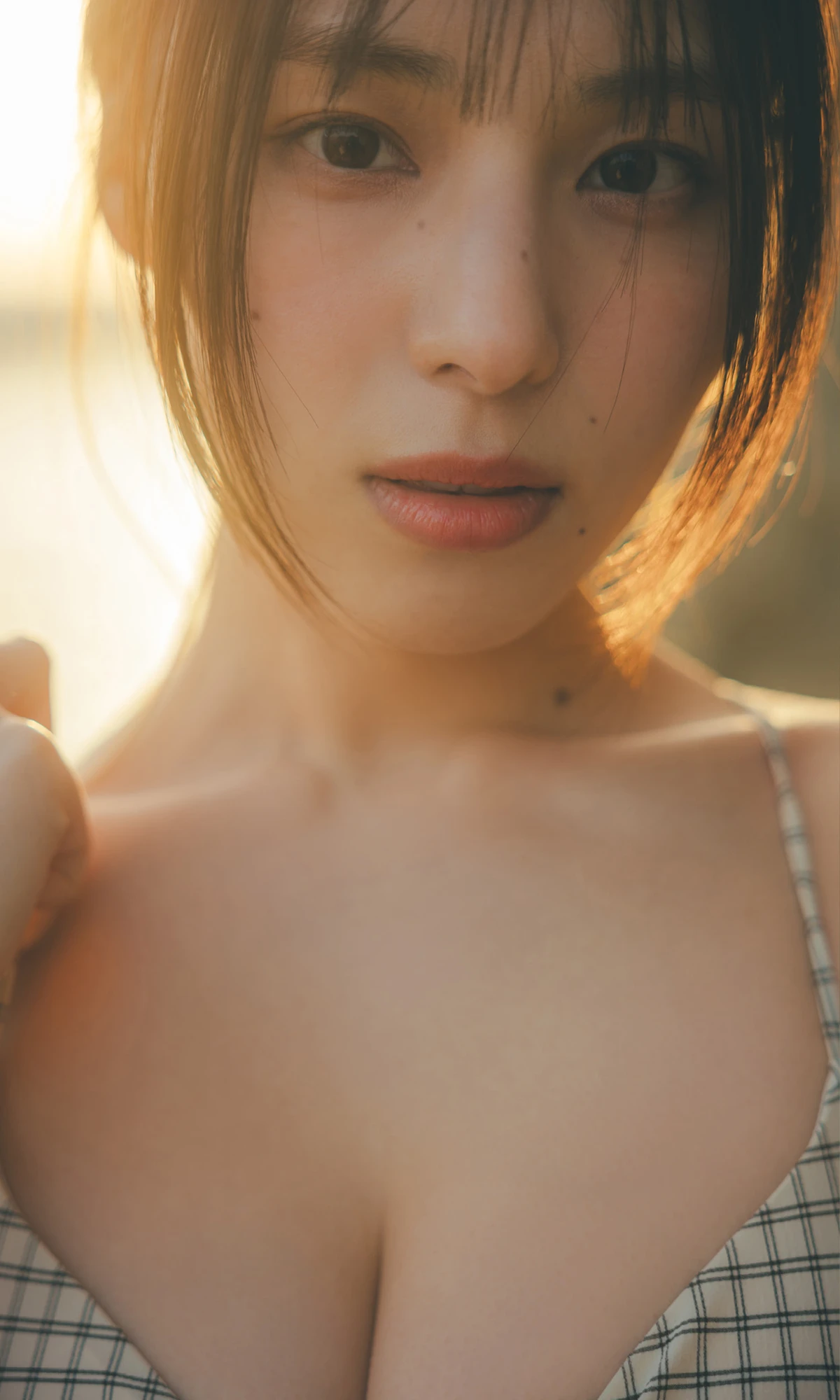 Iori Sagara 相楽伊織, 写真集 「more and more」 - P71