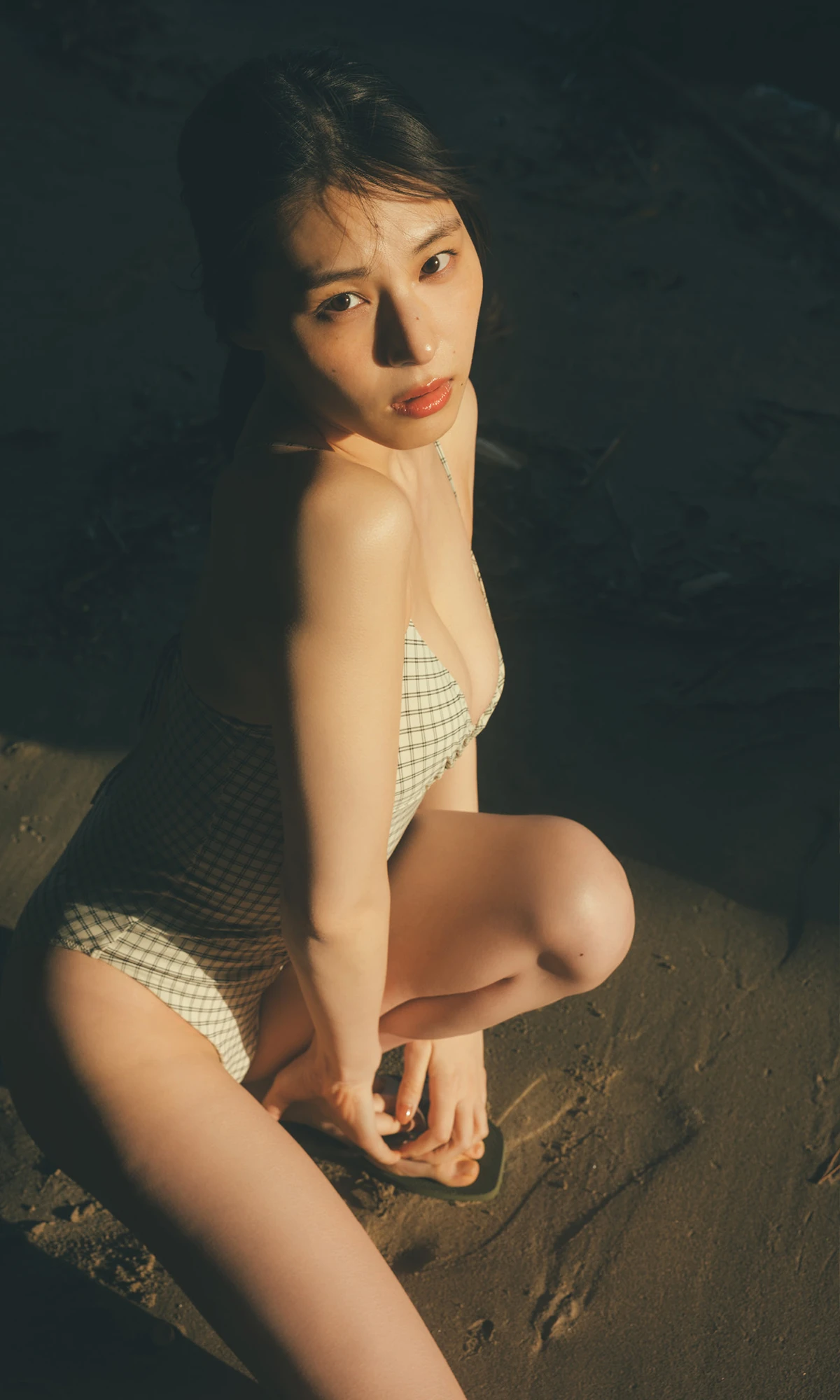 Iori Sagara 相楽伊織, 写真集 「more and more」 - P73