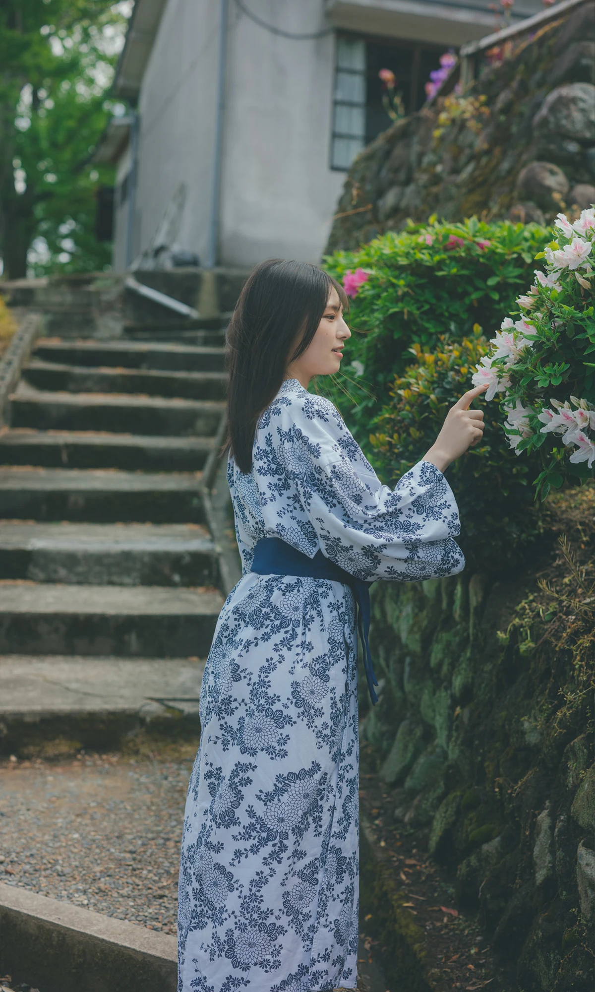 Iori Sagara 相楽伊織, 写真集 「more and more」 - P79