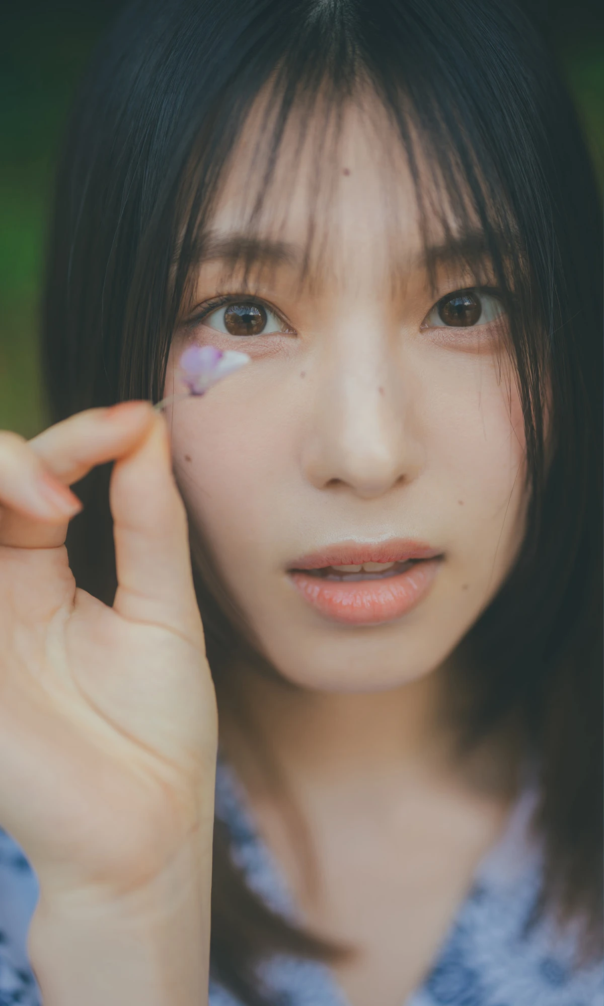 Iori Sagara 相楽伊織, 写真集 「more and more」 - P81