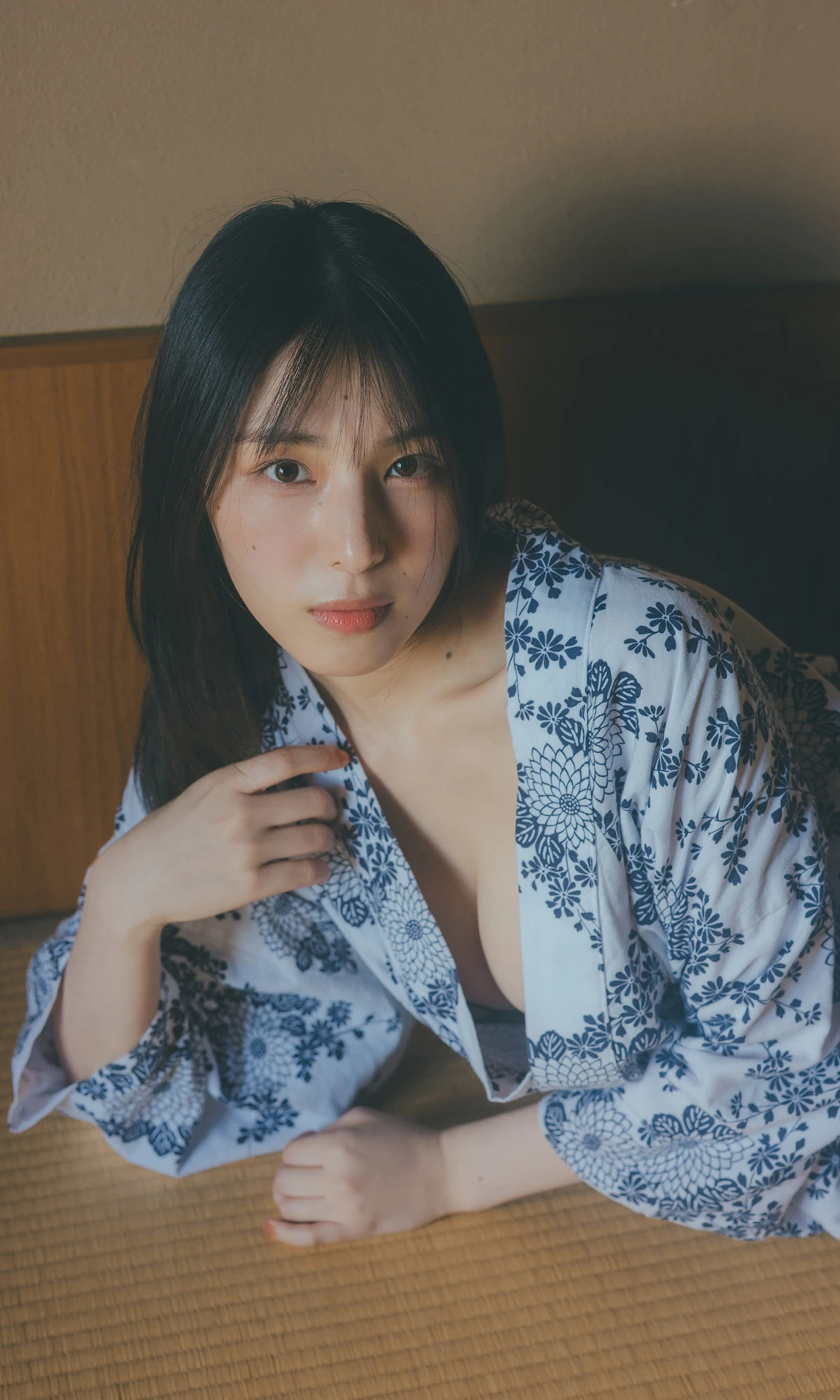 Iori Sagara 相楽伊織, 写真集 「more and more」 - P84