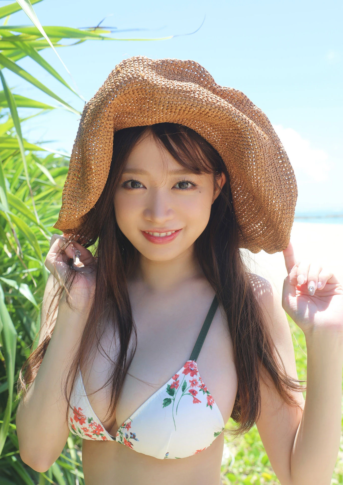 Haru Aoi 青井春, 写真集 スピ サン グラビアフォトブック 「Haru in Summer」 - P13