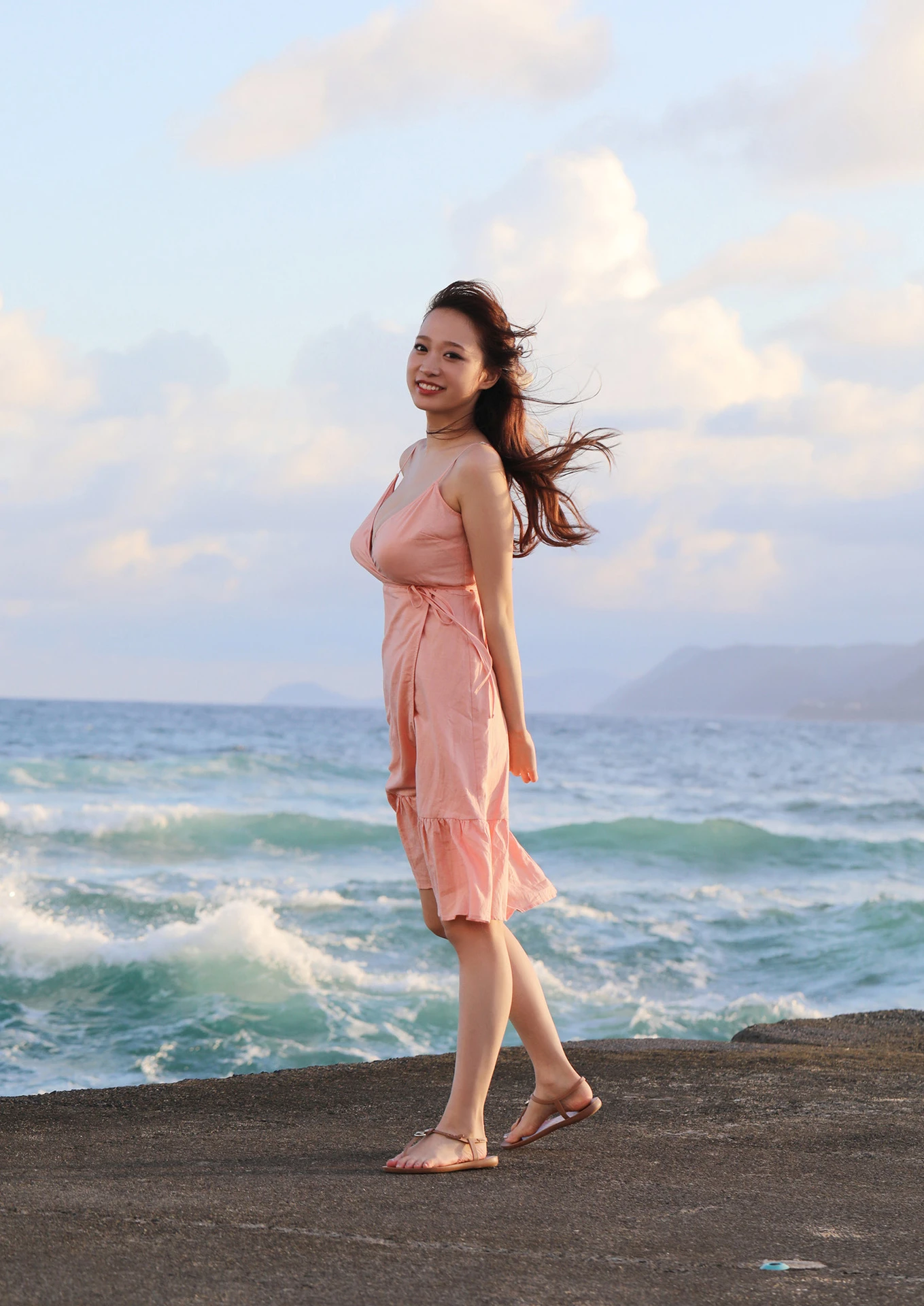 Haru Aoi 青井春, 写真集 スピ サン グラビアフォトブック 「Haru in Summer」 - P44