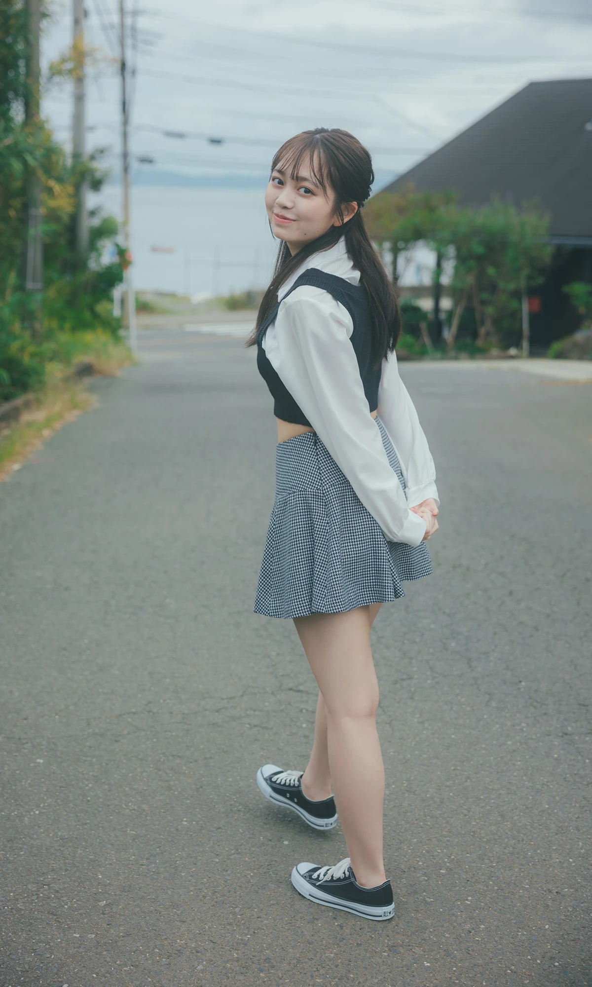 Mai Horai 蓬莱舞, 週プレ Photo Book 「See eye to eye」 - P3