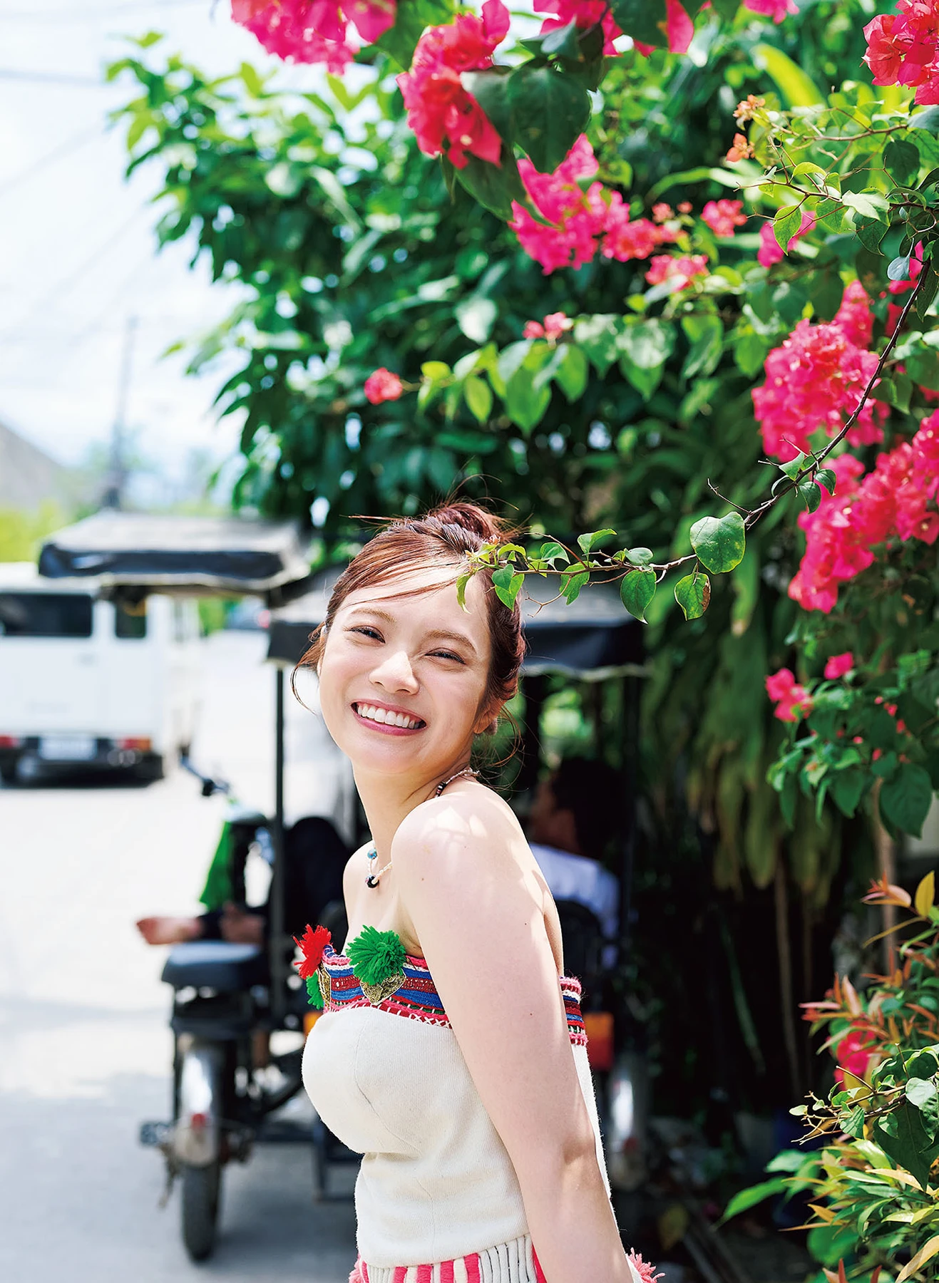 Miyata Manamo 宮田愛萌, 1st写真集 「Lilas」 特別アザーカット付き版 - P15