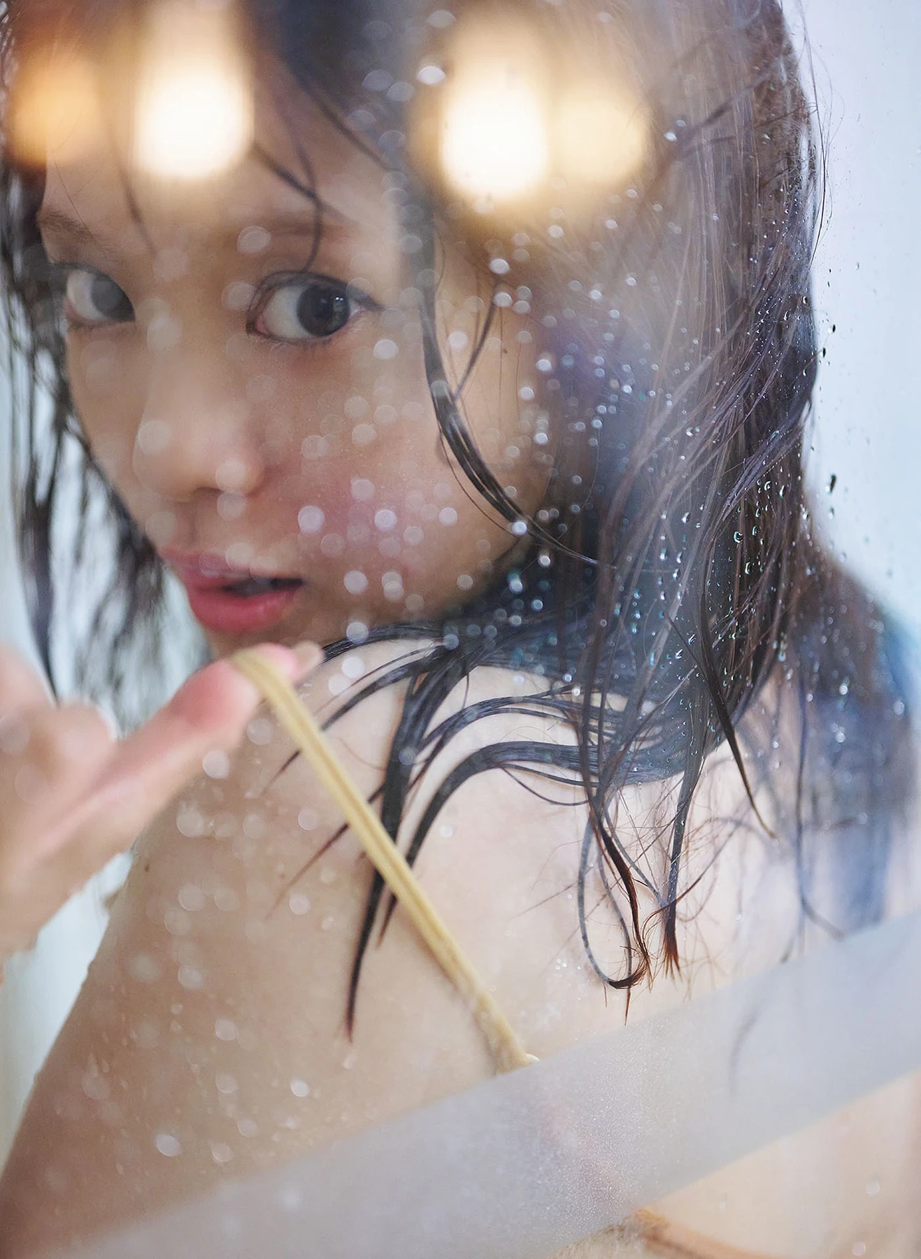 Miyata Manamo 宮田愛萌, 1st写真集 「Lilas」 特別アザーカット付き版 - P33