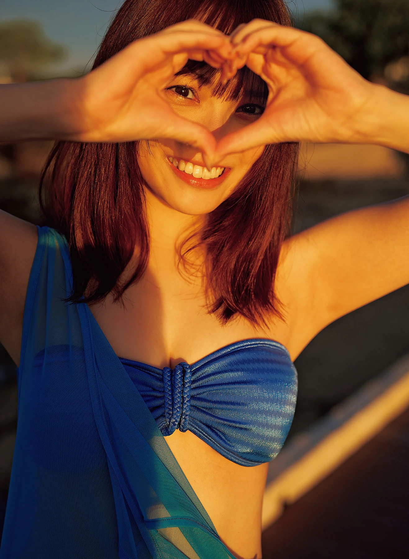 Miyata Manamo 宮田愛萌, 1st写真集 「Lilas」 特別アザーカット付き版 - P6