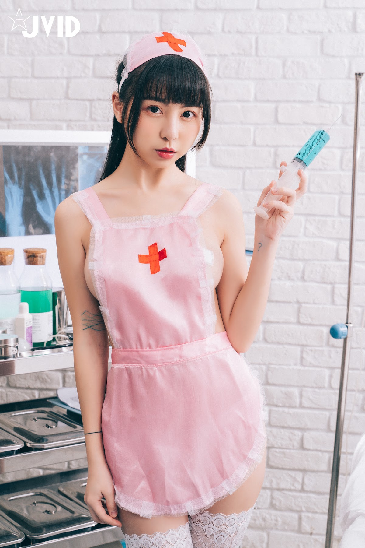 [JVID] 月台尼Tiny – 讓情色巨乳護士用女上位幫你搖出來吧 - P3