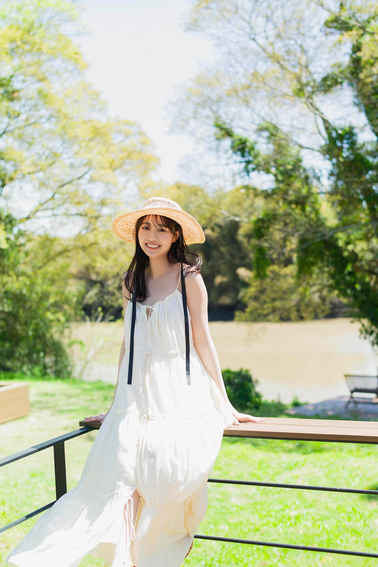 Aoi Mizobata 溝端葵, FRIDAYデジタル写真集 「夏のはじめ」 - P2