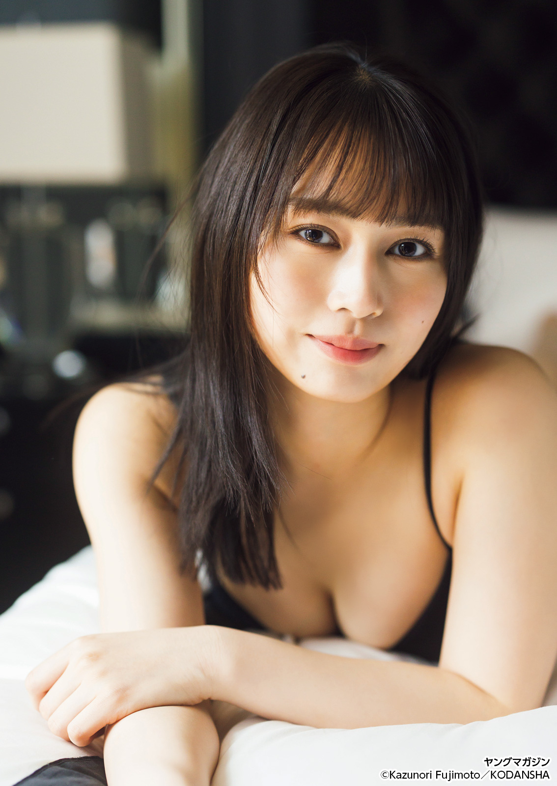 加藤玲菜・青野さくら, Young Magazine 2026 No.22-23 (ヤングマガジン 2026年22-23号) - P52