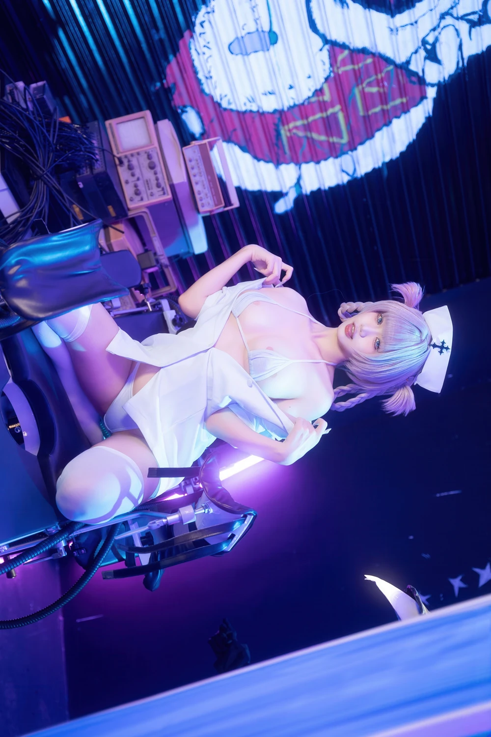 Cosplay 柒柒要乖哦 – 彻夜之歌 护士服小荠 - P13