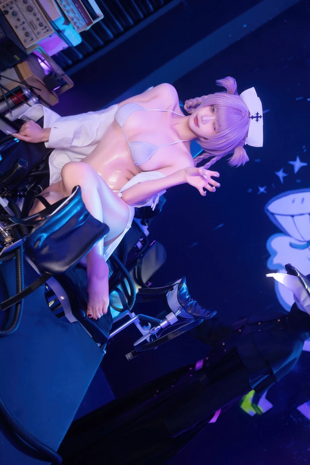Cosplay 柒柒要乖哦 – 彻夜之歌 护士服小荠 - P36